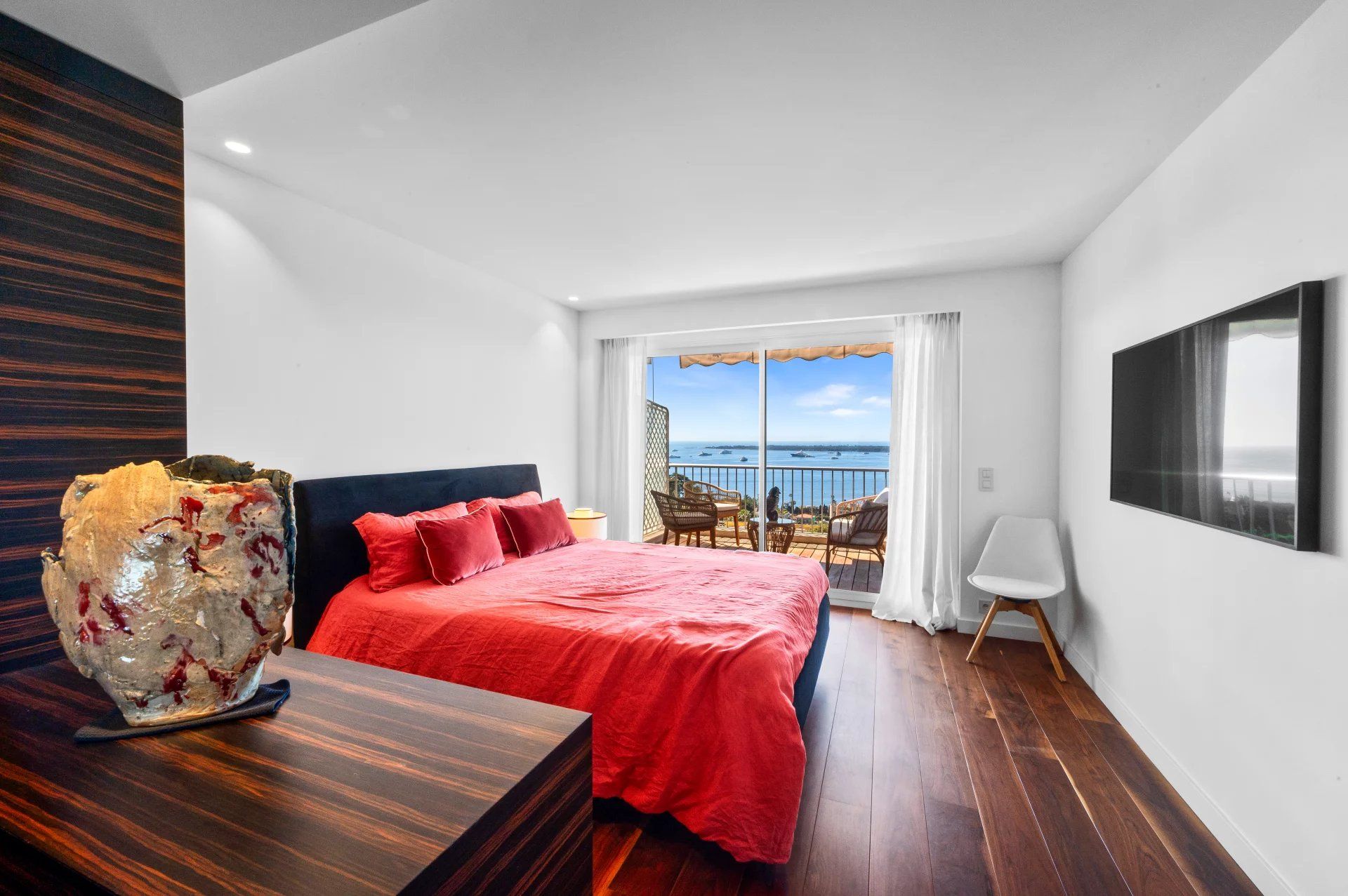 apartment 5 Rooms for sale on Cannes (06400)