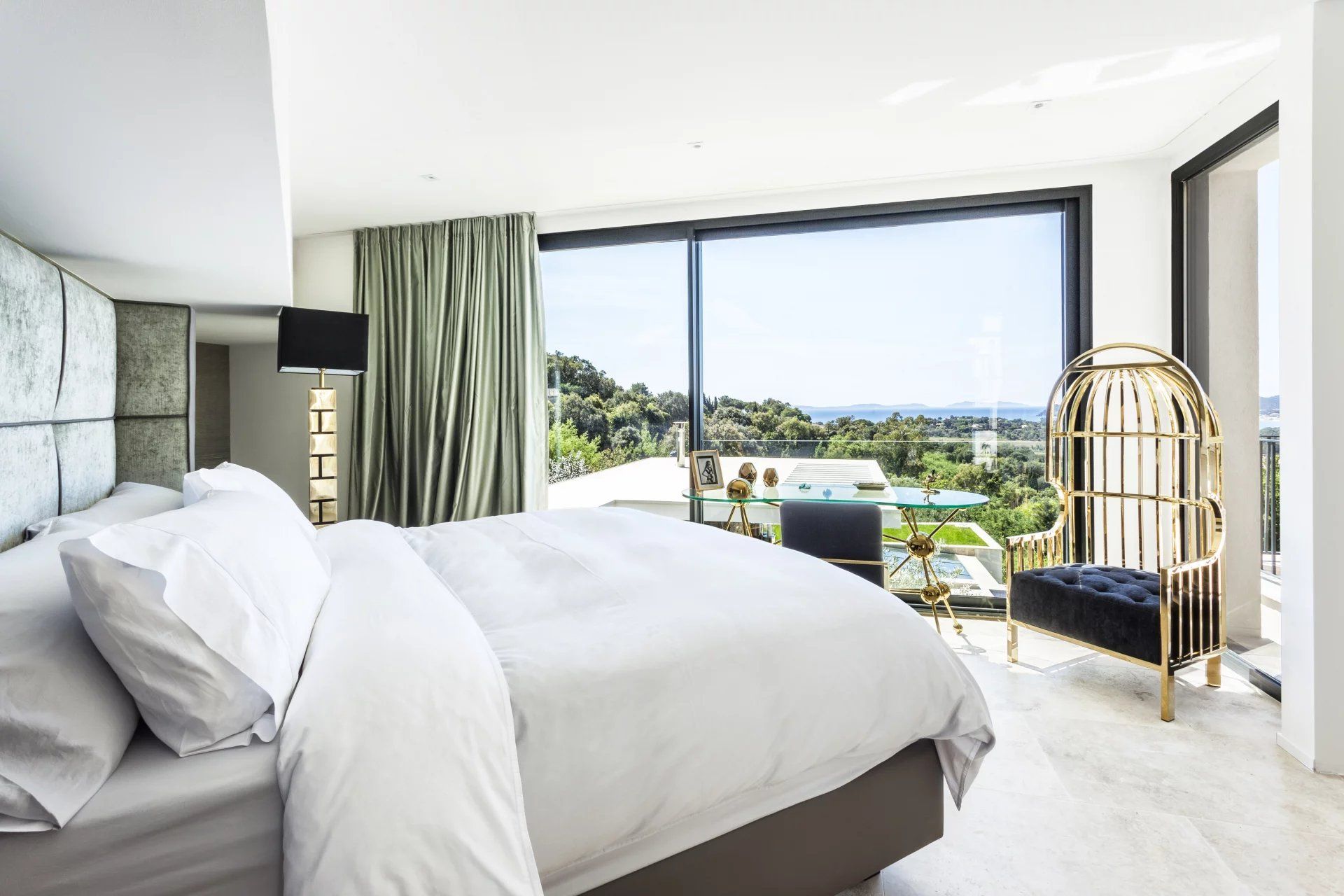 villa 11 Rooms for seasonal rent on La Croix-Valmer (83420)