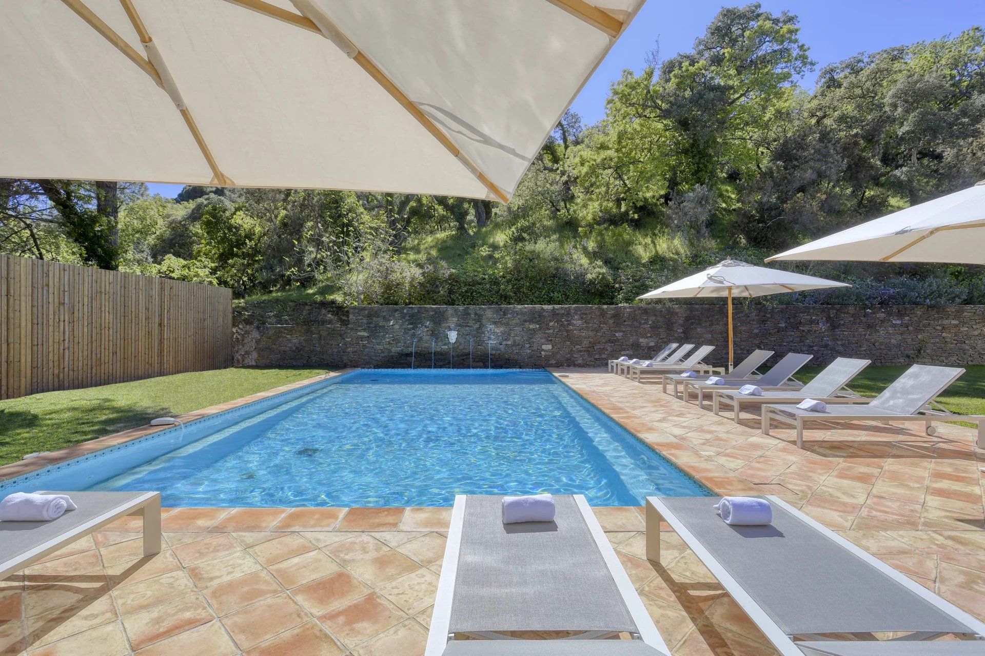 villa 9 Rooms for seasonal rent on Ramatuelle (83350)