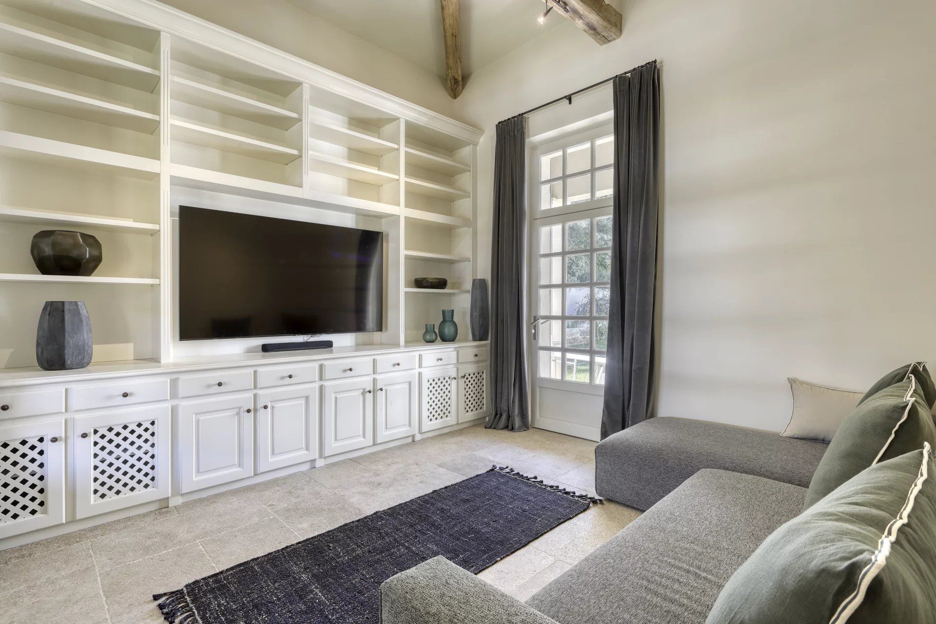 villa 9 Rooms for seasonal rent on Ramatuelle (83350)