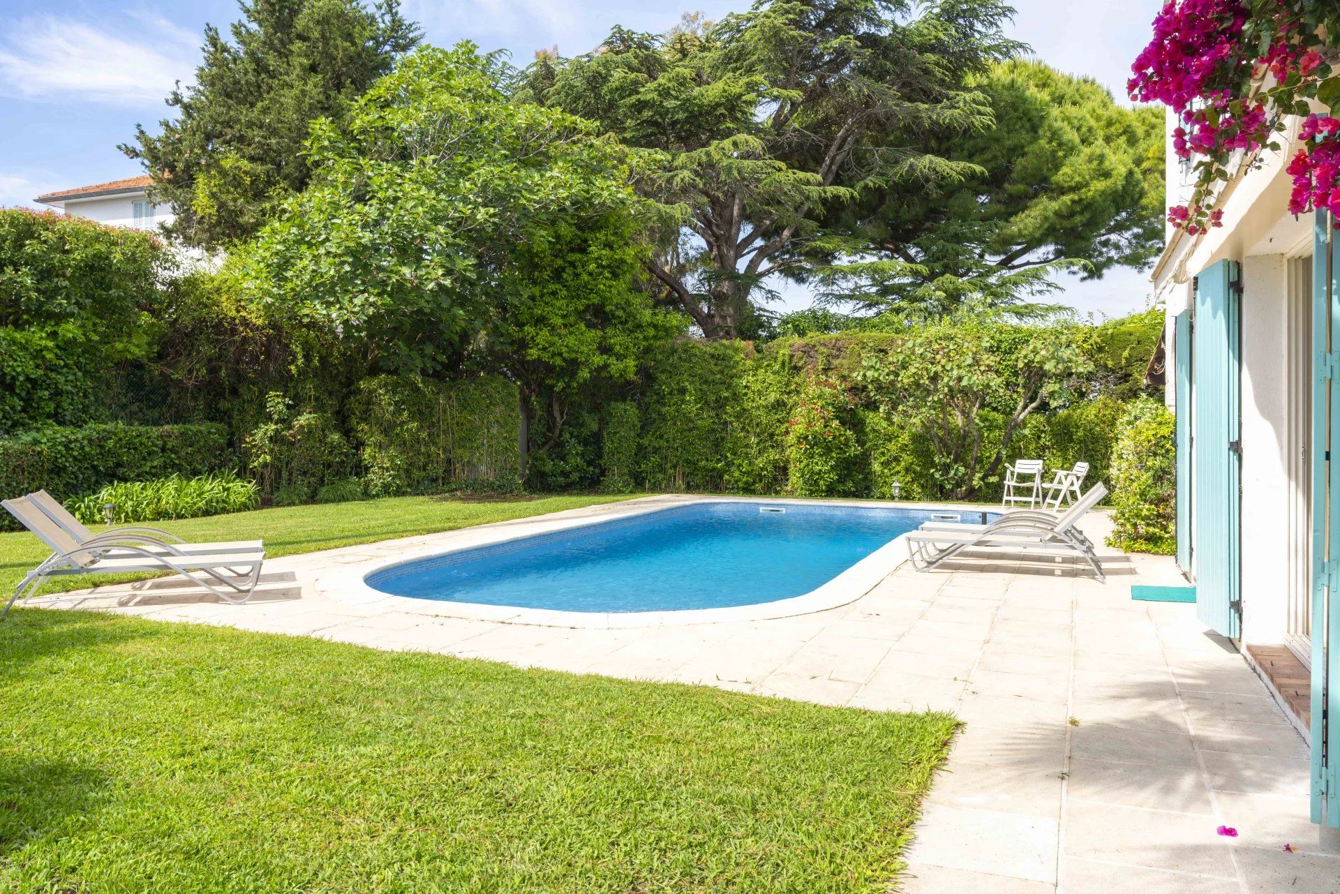 villa 7 Pièces en location saisonnière sur Antibes (06160) Location saisonnière Villa Antibes 7 Pièces 200 m²