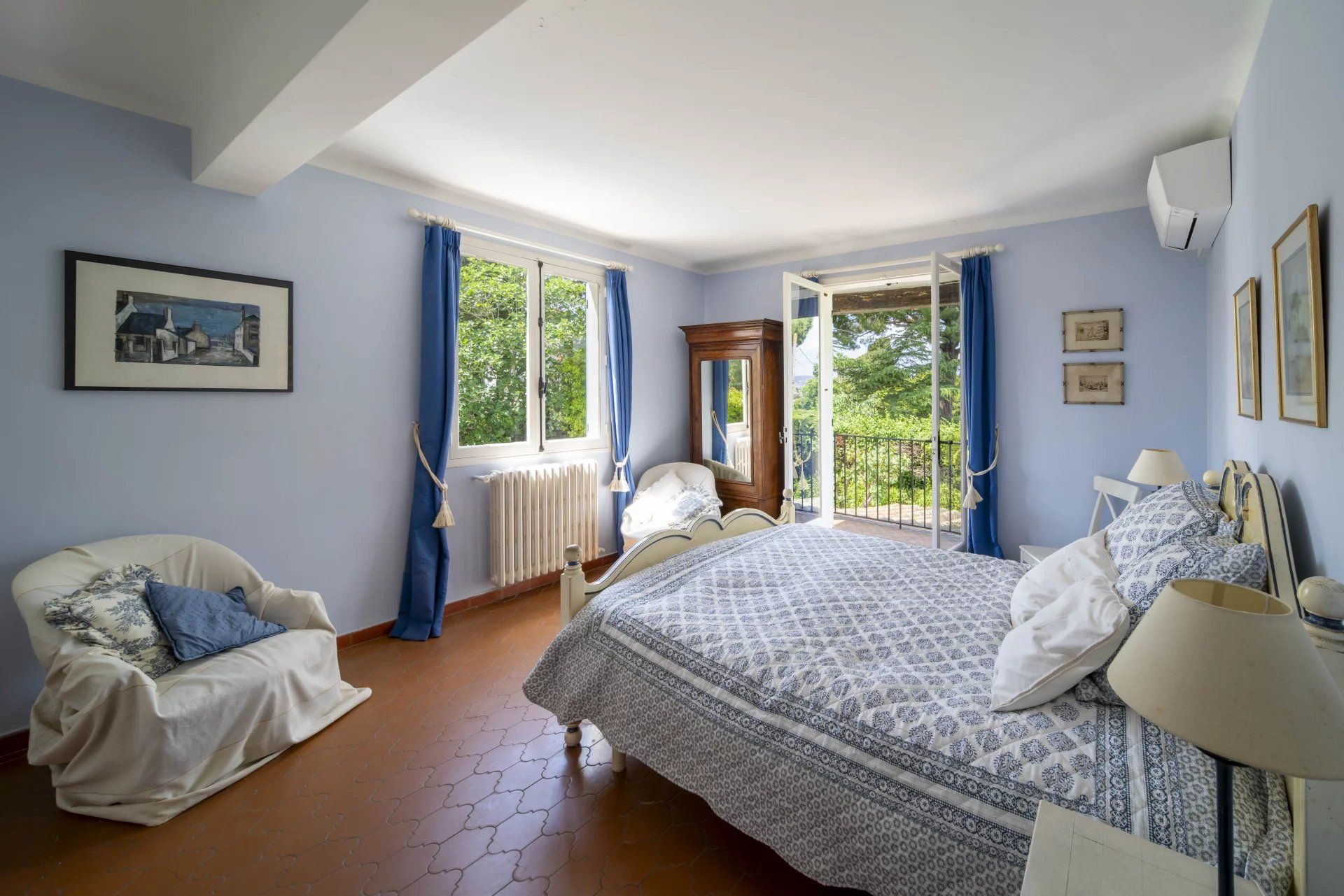 villa 7 Pièces en location saisonnière sur Antibes (06160)