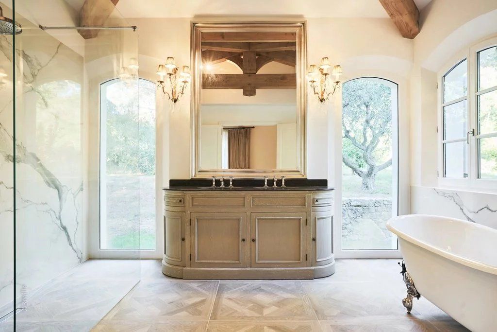 villa 7 Pièces en location saisonnière sur Saint-Tropez (83990)