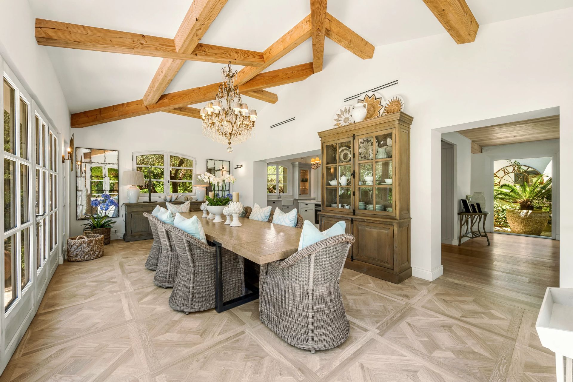 villa 7 Rooms for seasonal rent on Saint-Tropez (83990)