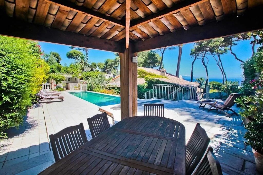 villa 10 Pièces en location saisonnière sur Antibes (06160)