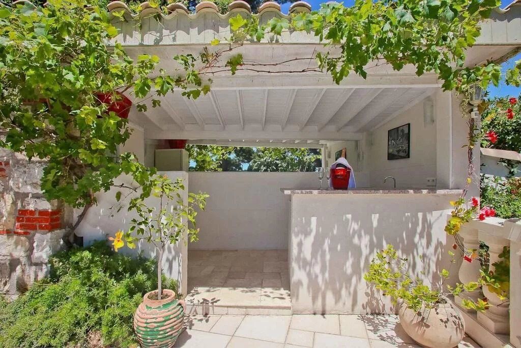 villa 10 Pièces en location saisonnière sur Antibes (06160)