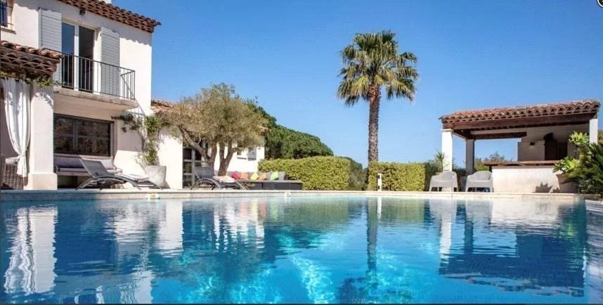 villa 7 Rooms for seasonal rent on Ramatuelle (83350)