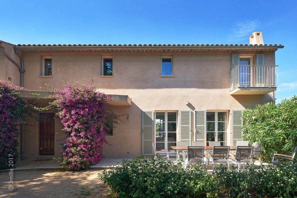 villa 6 Rooms for seasonal rent on Saint-Tropez (83990)