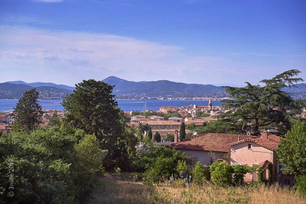 villa 6 Rooms for seasonal rent on Saint-Tropez (83990)