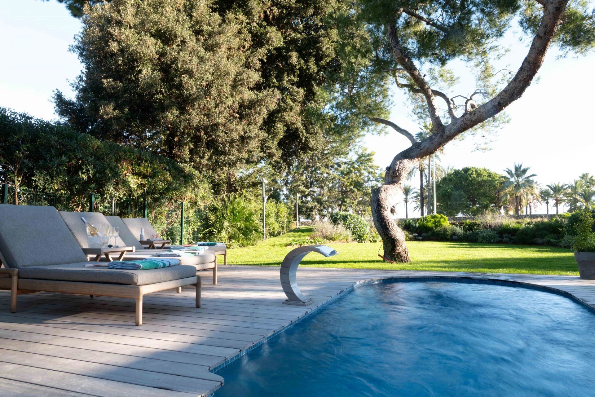 villa 11 Pièces en location saisonnière sur Antibes (06160)