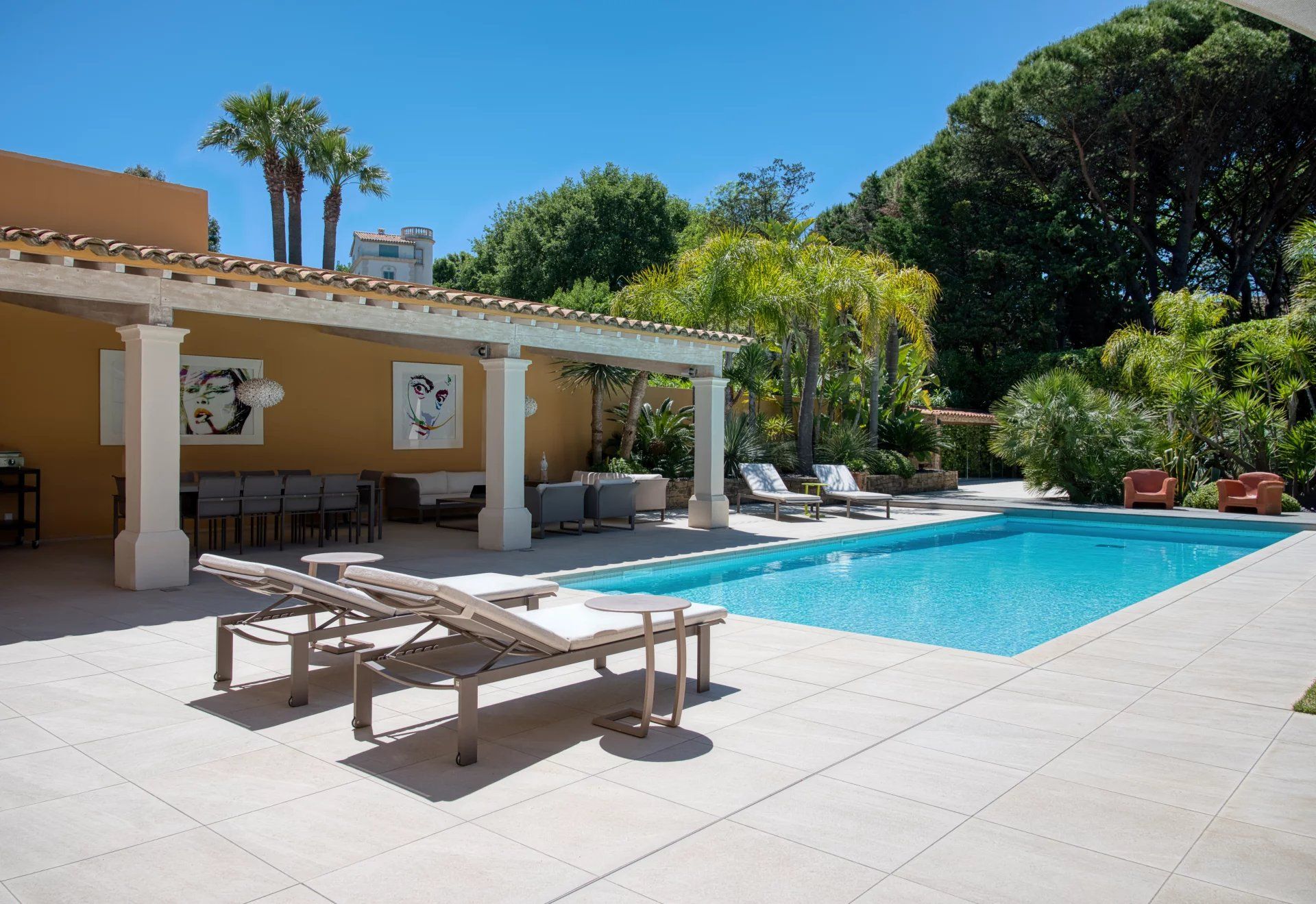 villa 5 Rooms for seasonal rent on Saint-Tropez (83990)