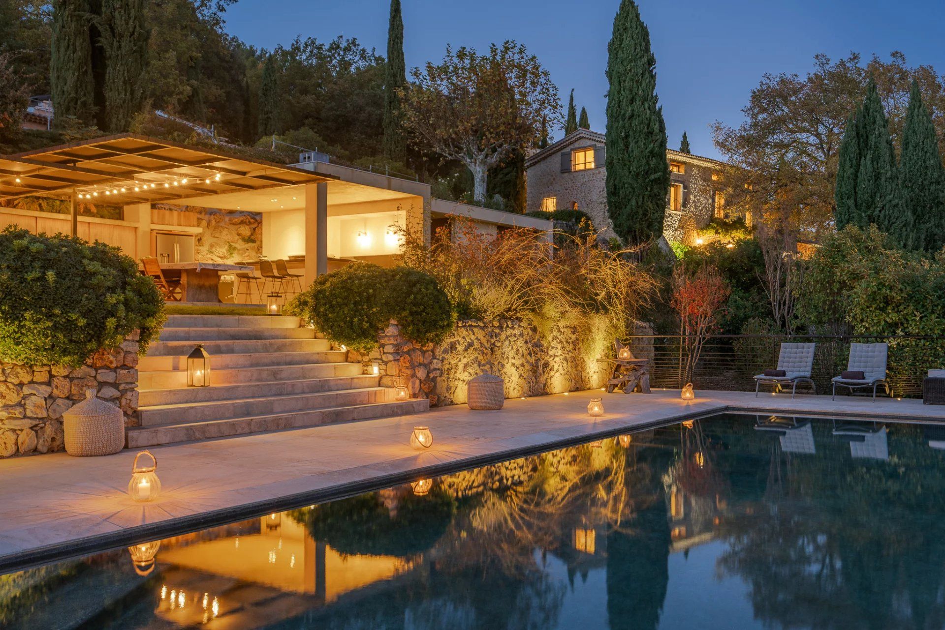 villa 10 Rooms for seasonal rent on Callas (83830)