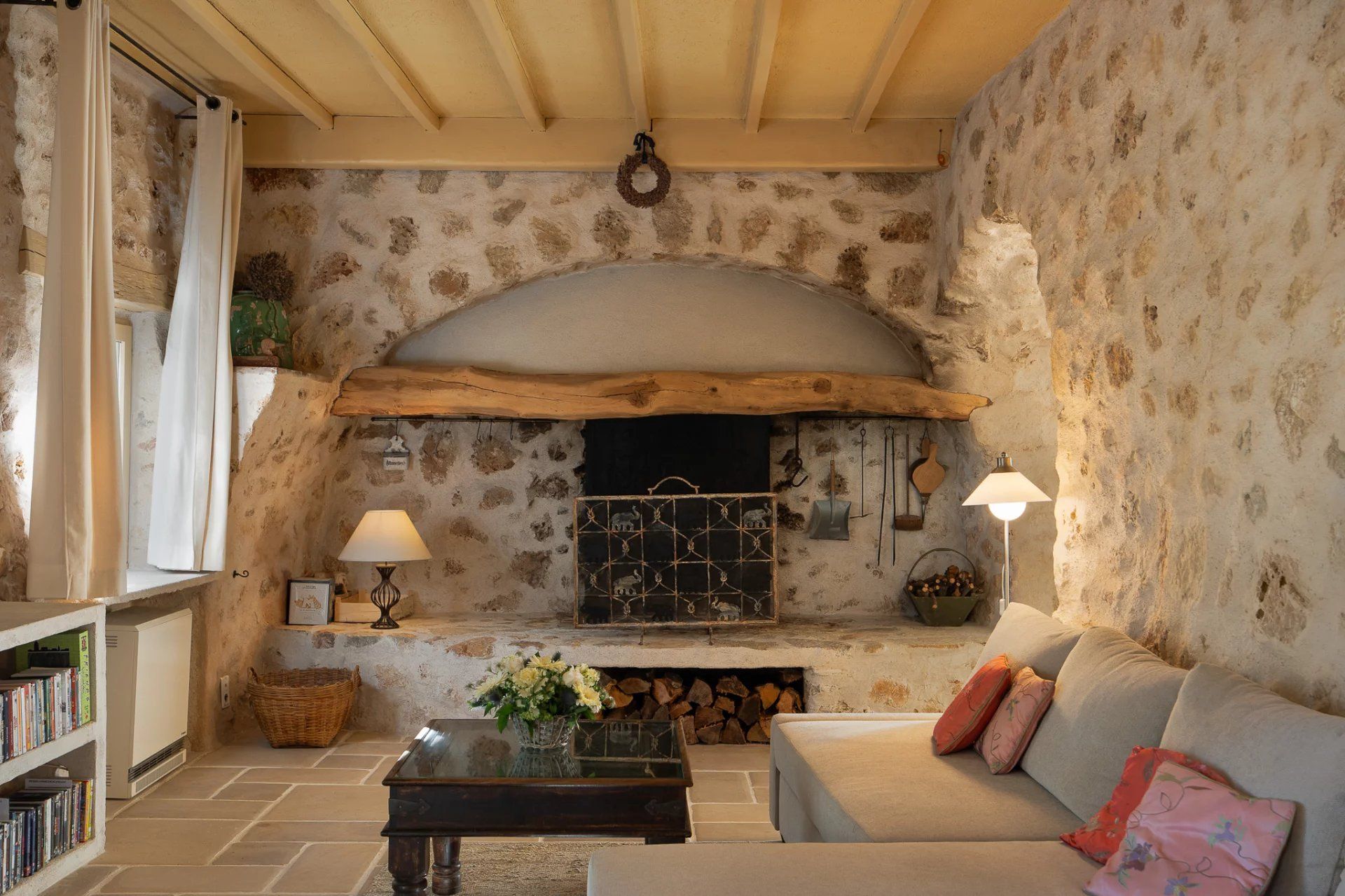 villa 10 Rooms for seasonal rent on Callas (83830)