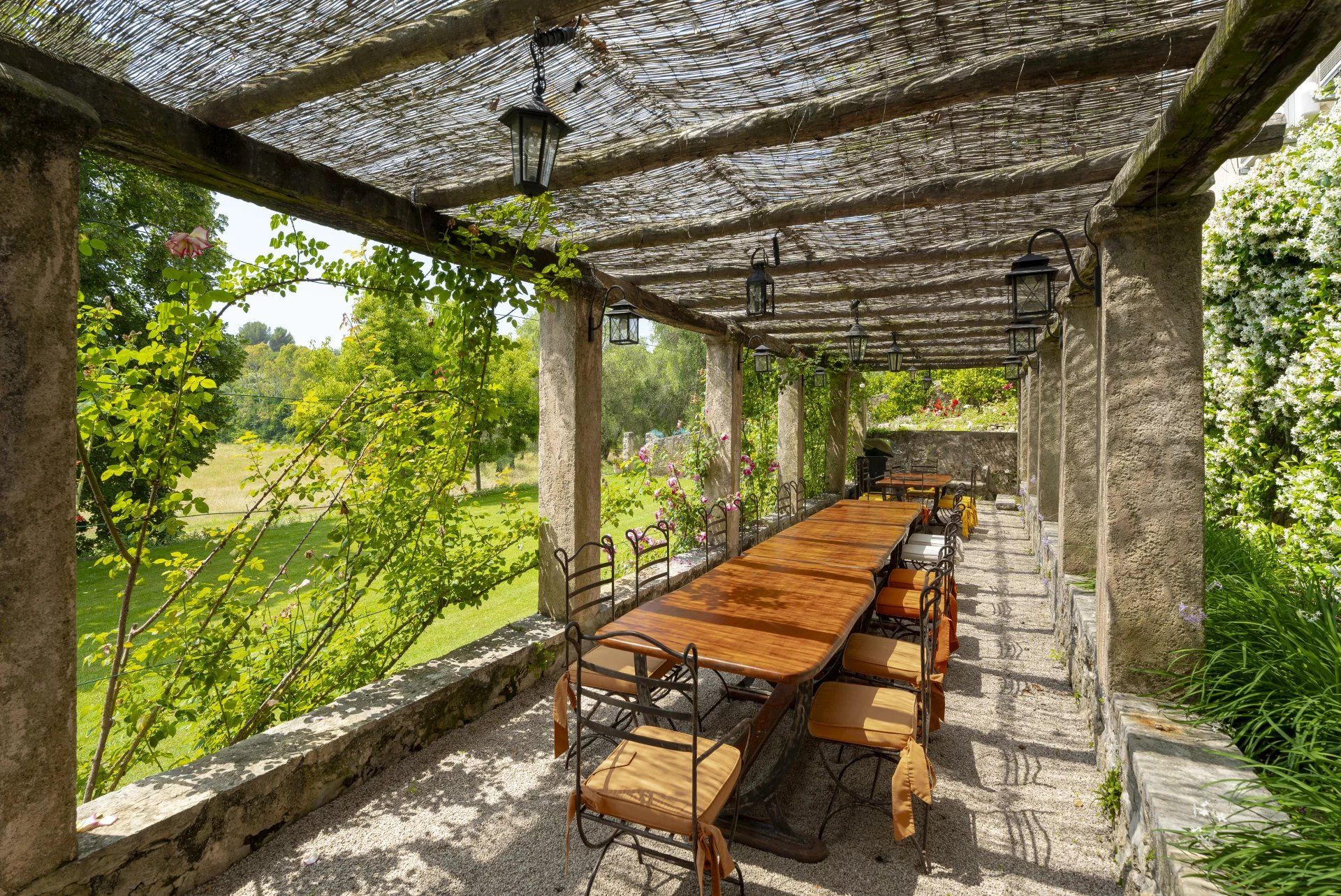 villa 17 Pièces en location saisonnière sur Valbonne (06560)