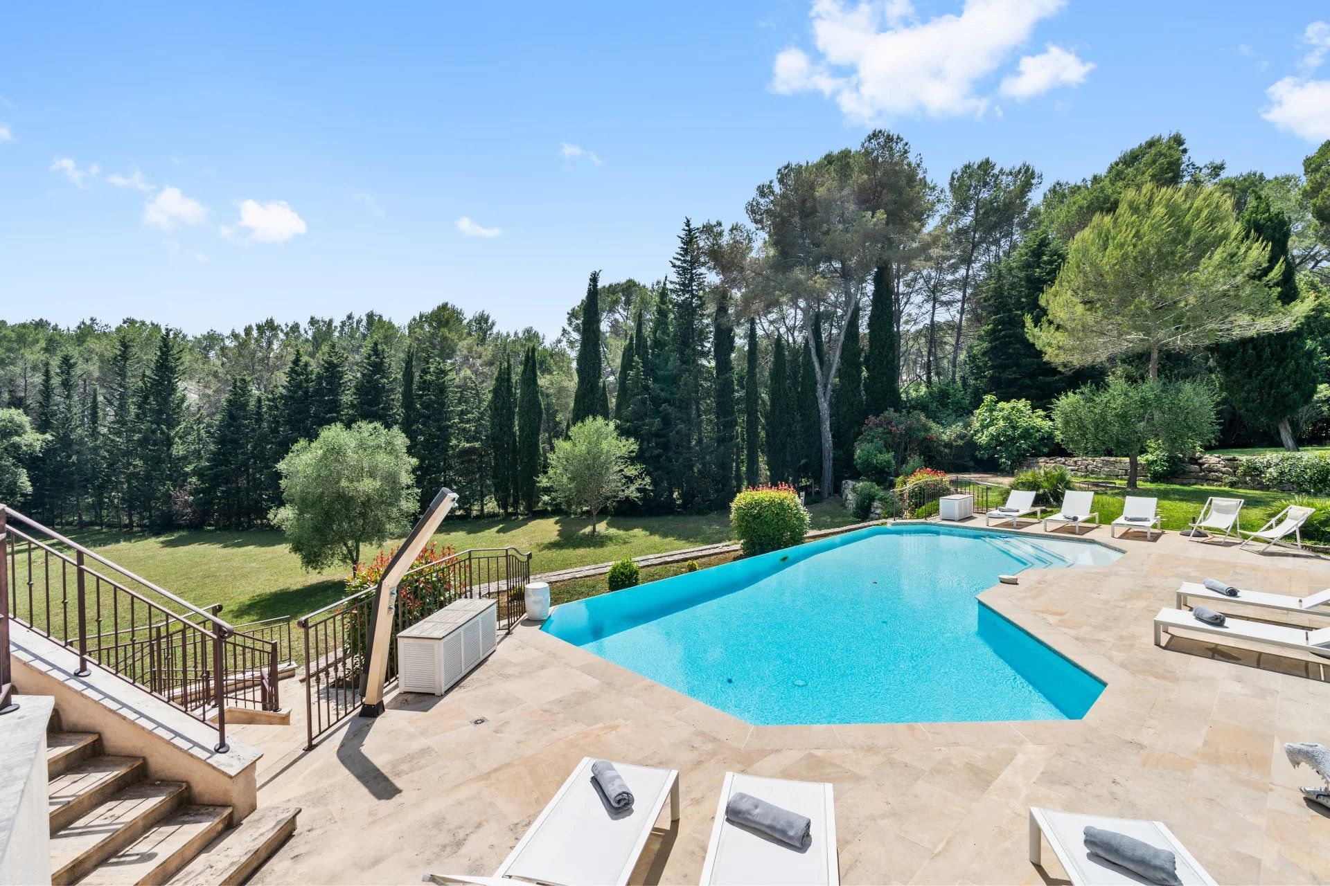 villa 10 Pièces en vente sur Mougins (06250) Vente Villa Mougins 10 Pièces 536 m²