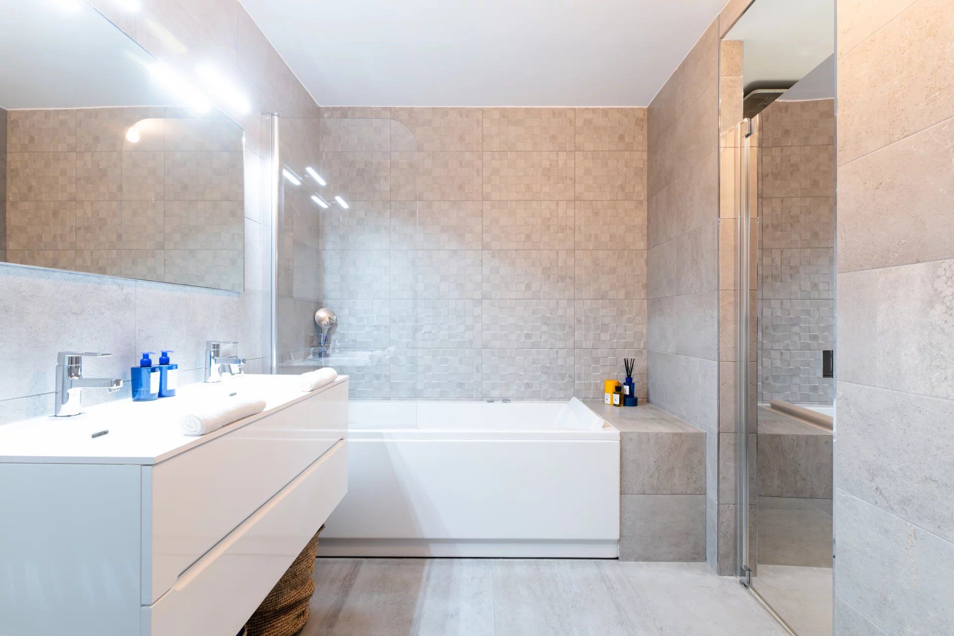 apartment 3 Rooms for sale on Saint-Tropez (83990) Sale Apartment Saint-Tropez 3 Rooms 75 m²