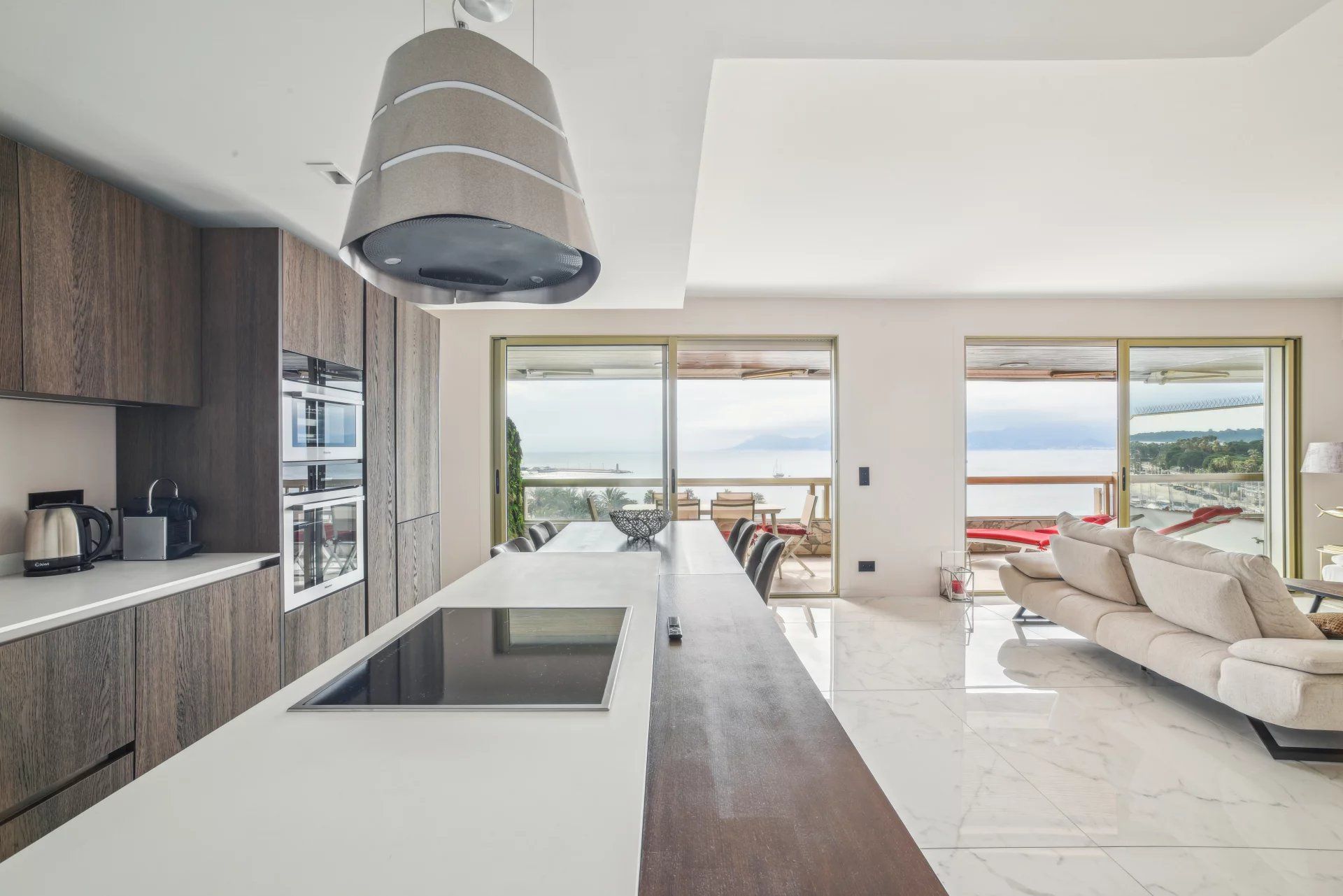 apartment 3 Rooms for sale on Cannes (06400)