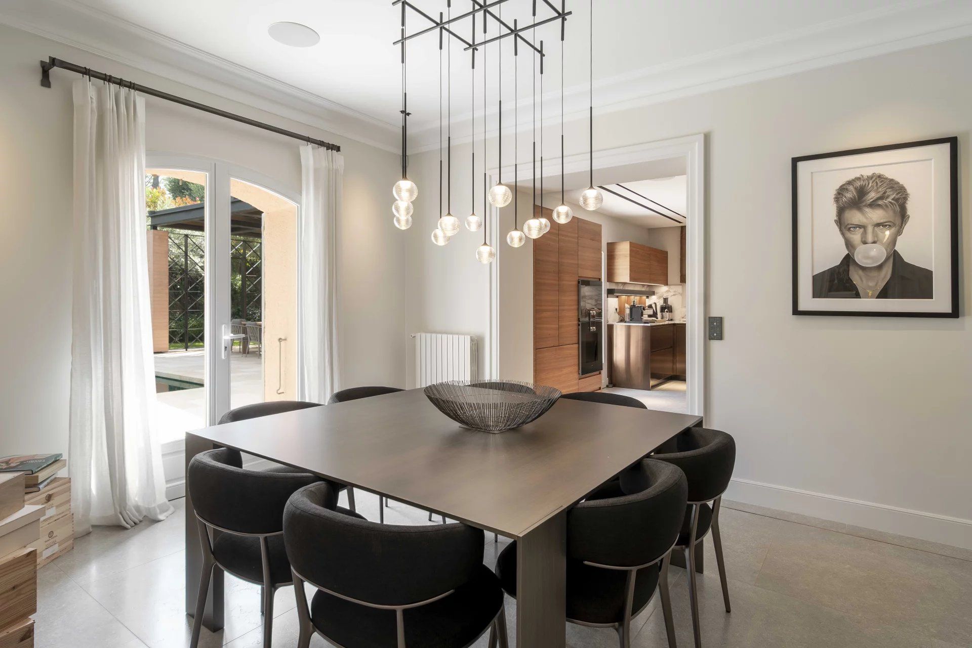 villa 11 Rooms for sale on Antibes (06160)