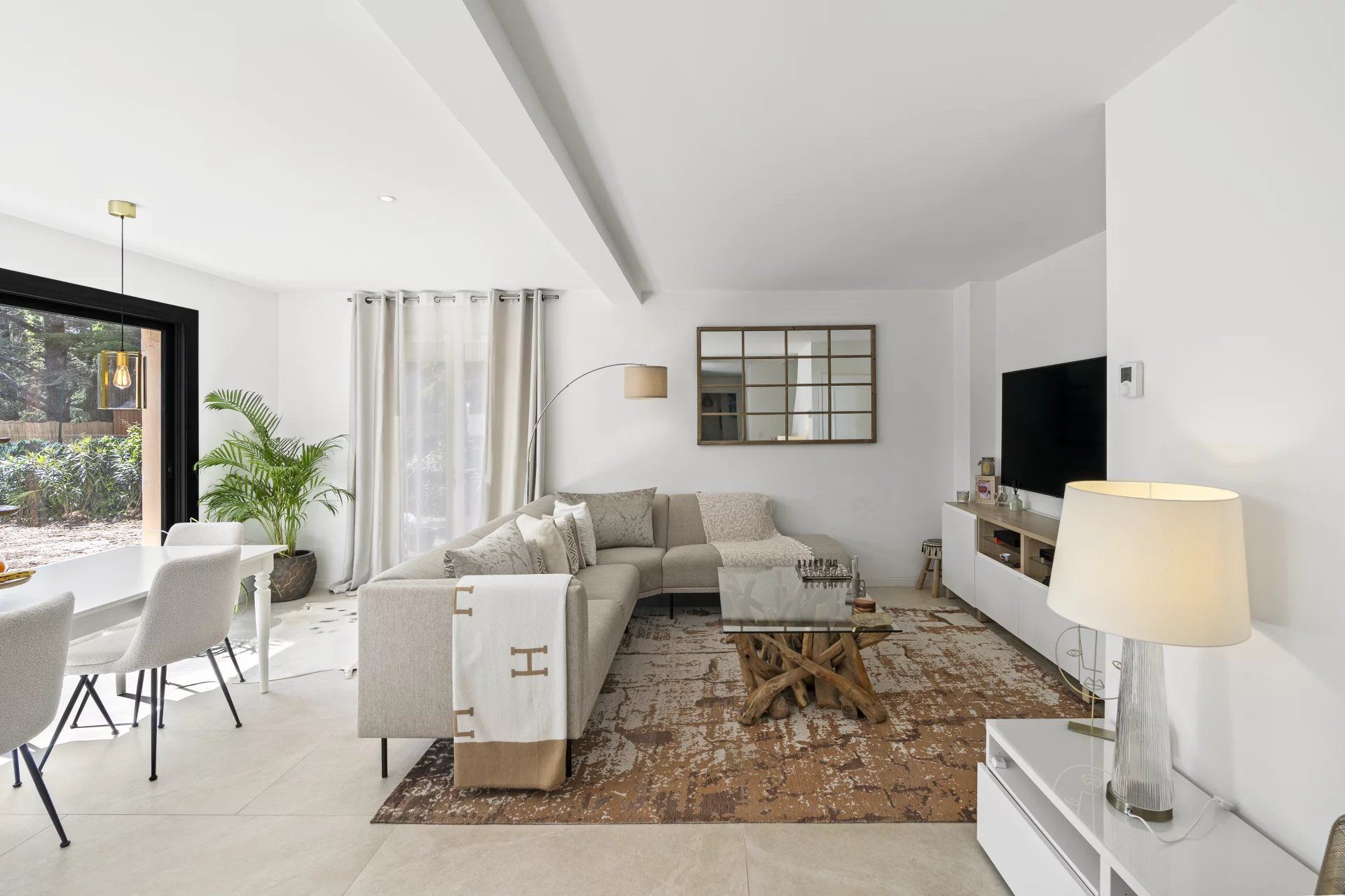 villa 5 Rooms for sale on Saint-Vallier-de-Thiey (06460)