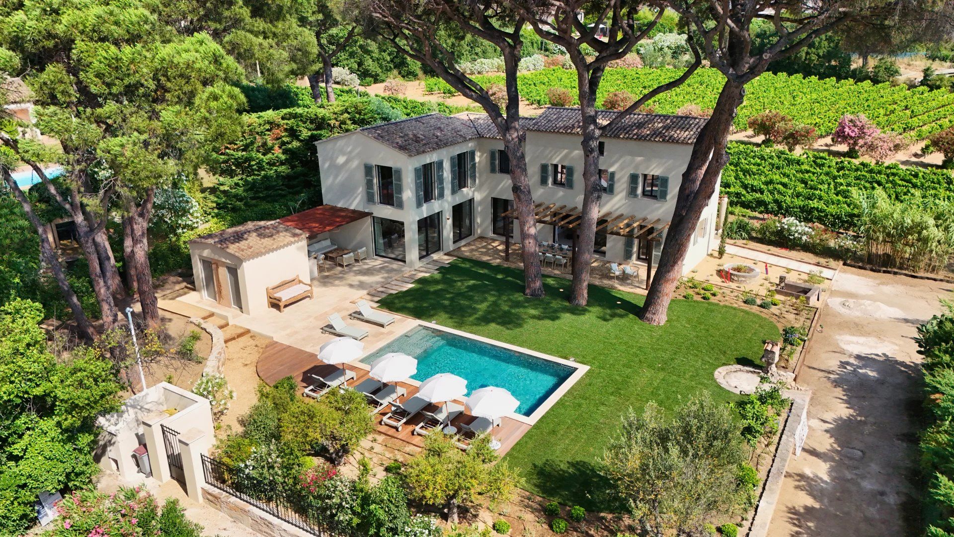 Location saisonnière Villa Saint-Tropez 5 Pièces 215 m²