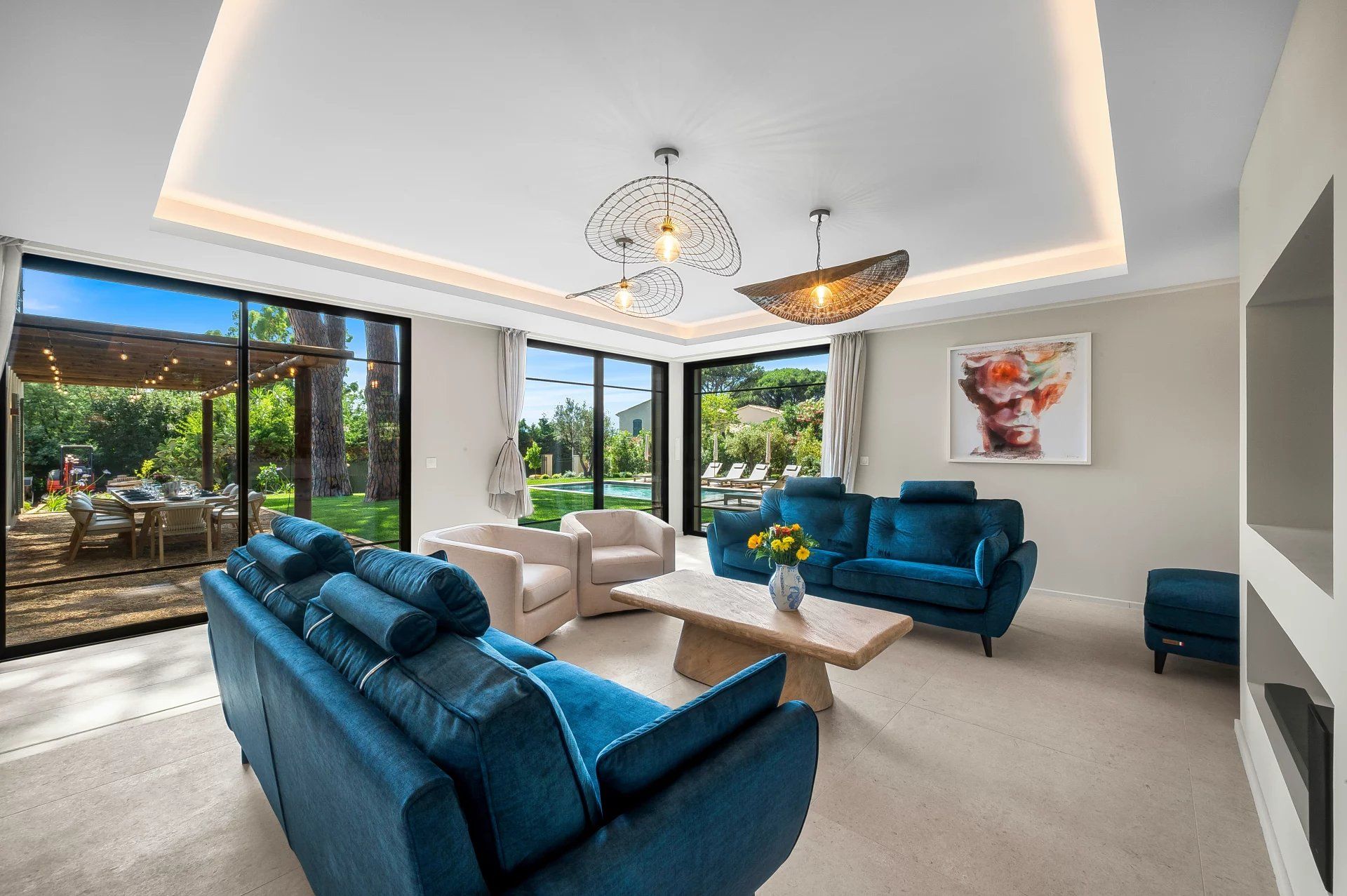 villa 5 Rooms for seasonal rent on Saint-Tropez (83990)