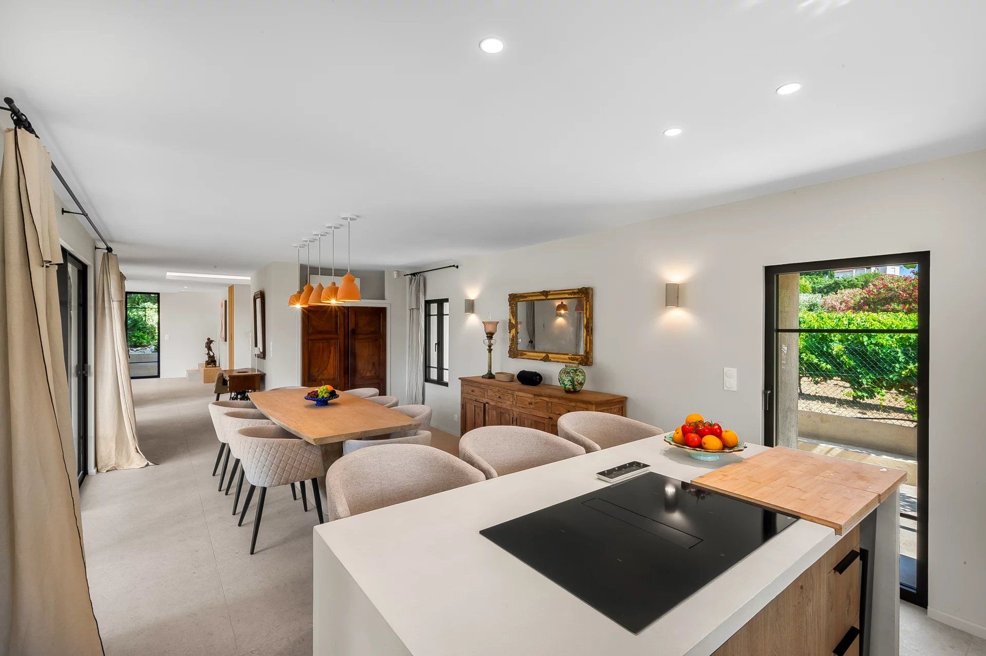 villa 5 Pièces en location saisonnière sur Saint-Tropez (83990) Location saisonnière Villa Saint-Tropez 5 Pièces 215 m²