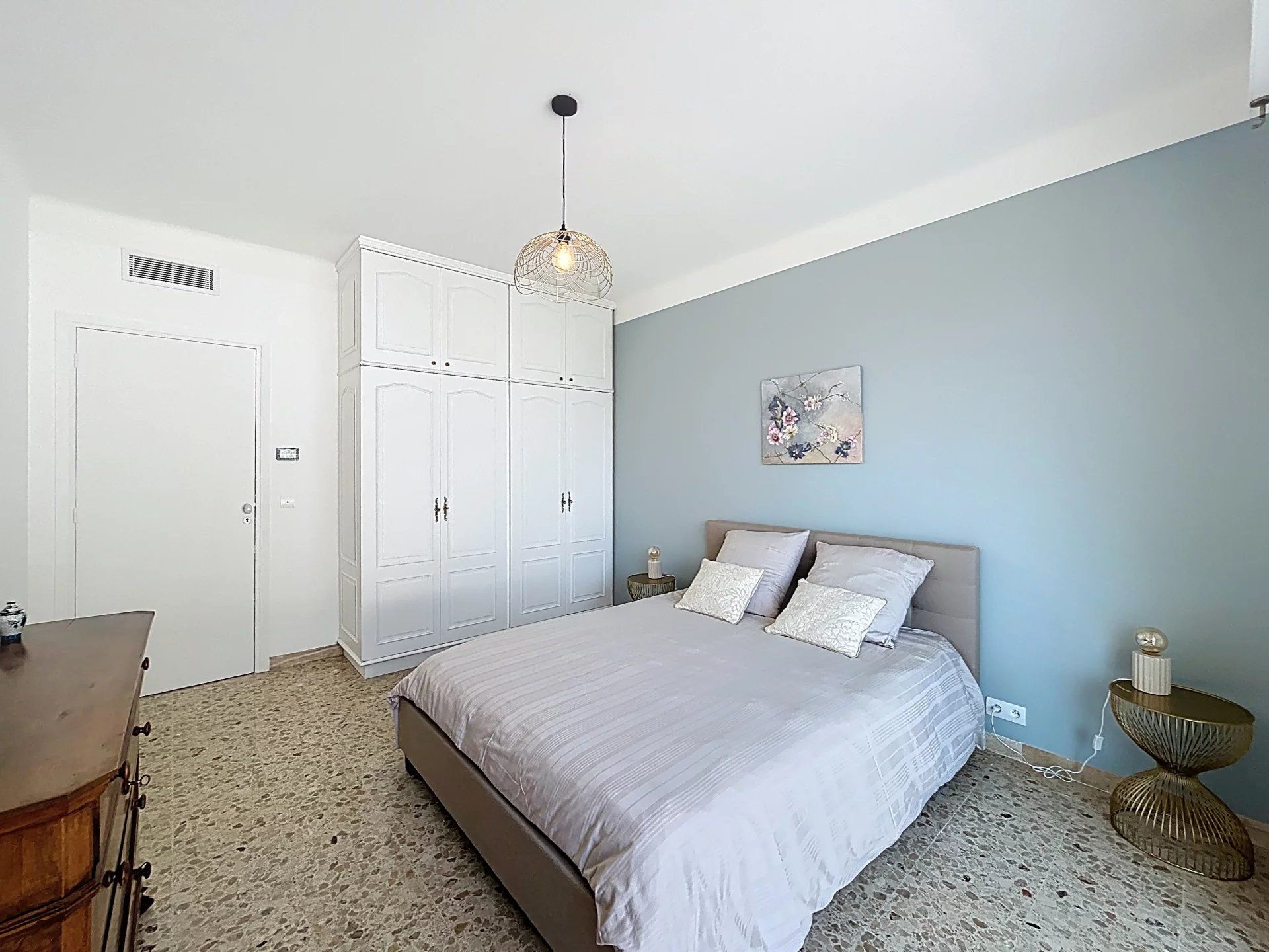 apartment 4 Rooms for seasonal rent on Antibes (06160)