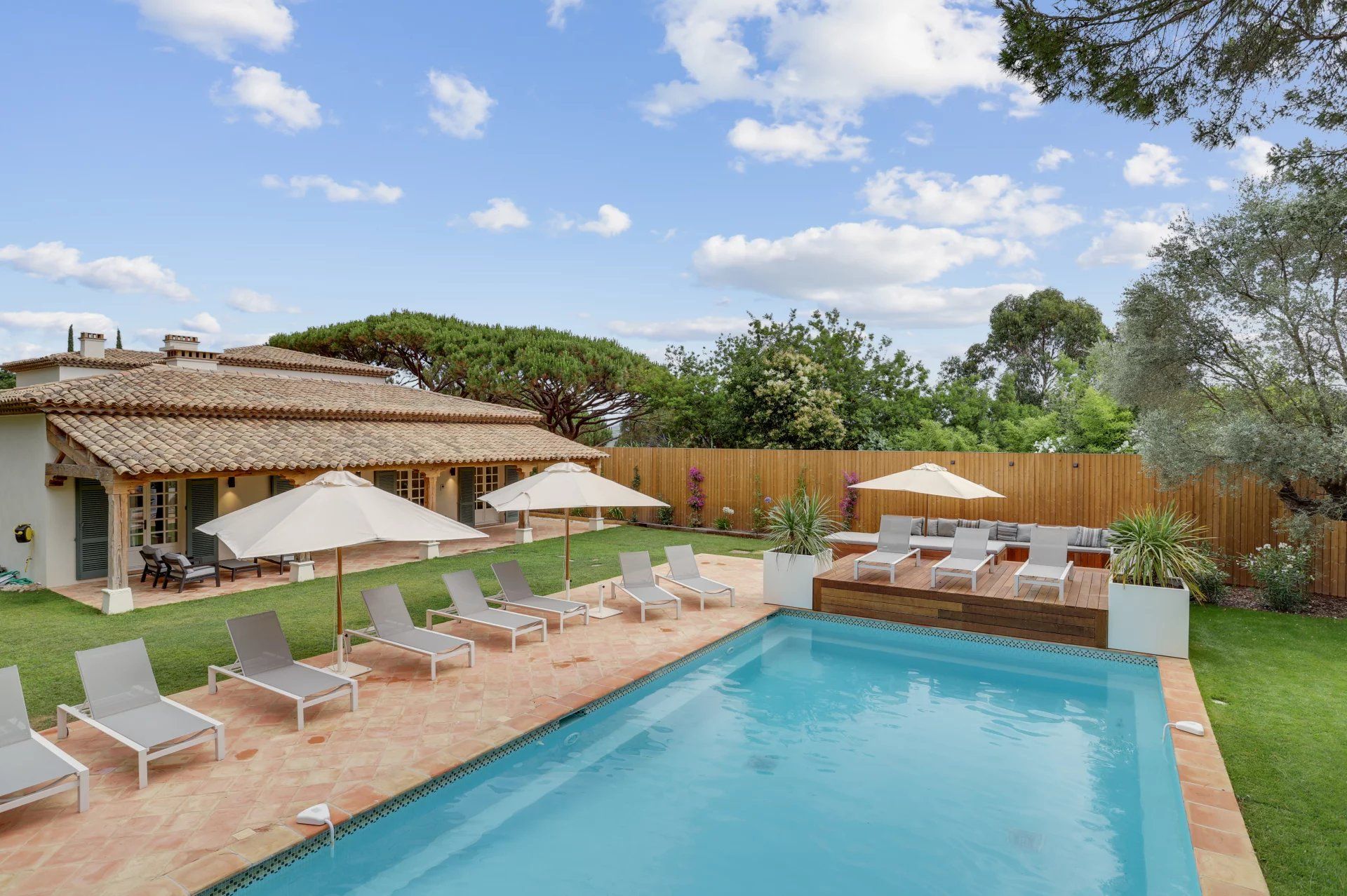 villa 9 Rooms for sale on Ramatuelle (83350) Sale Villa Ramatuelle 9 Rooms 344.94 m²