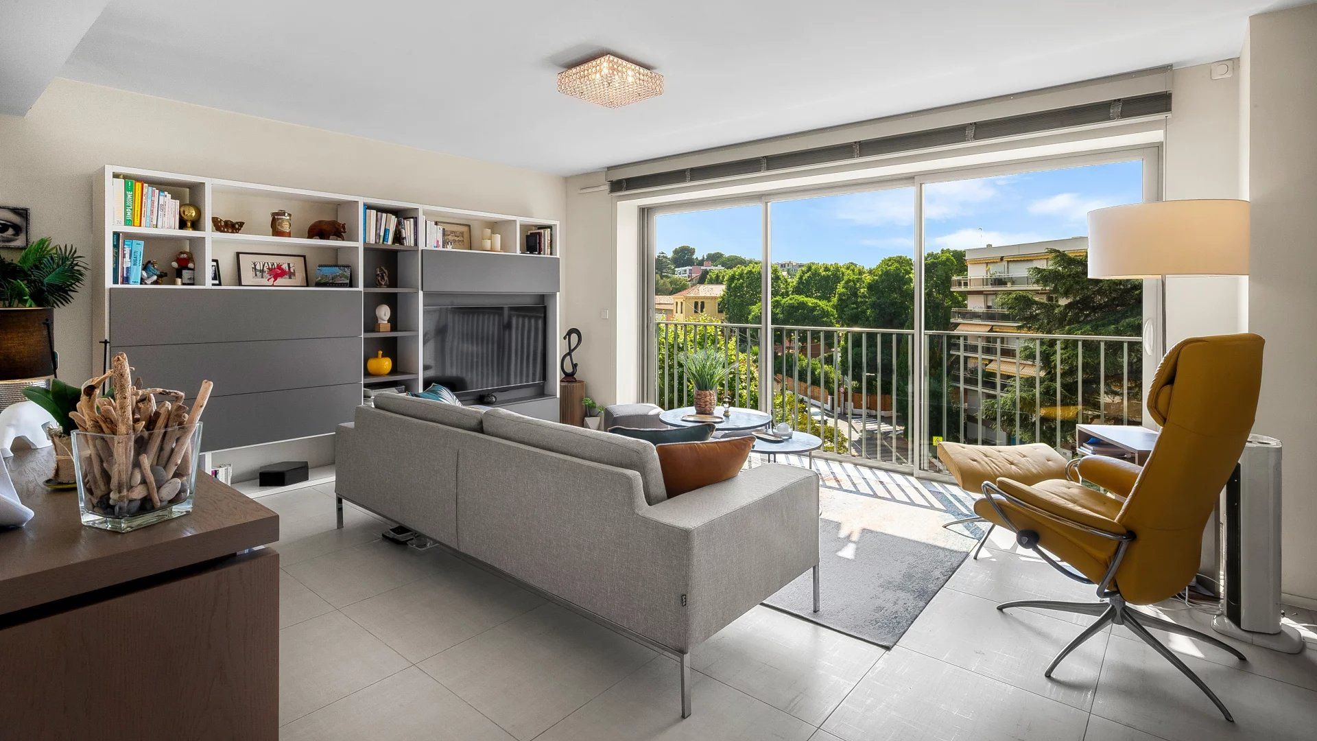 apartment 3 Rooms for sale on Antibes (06600)