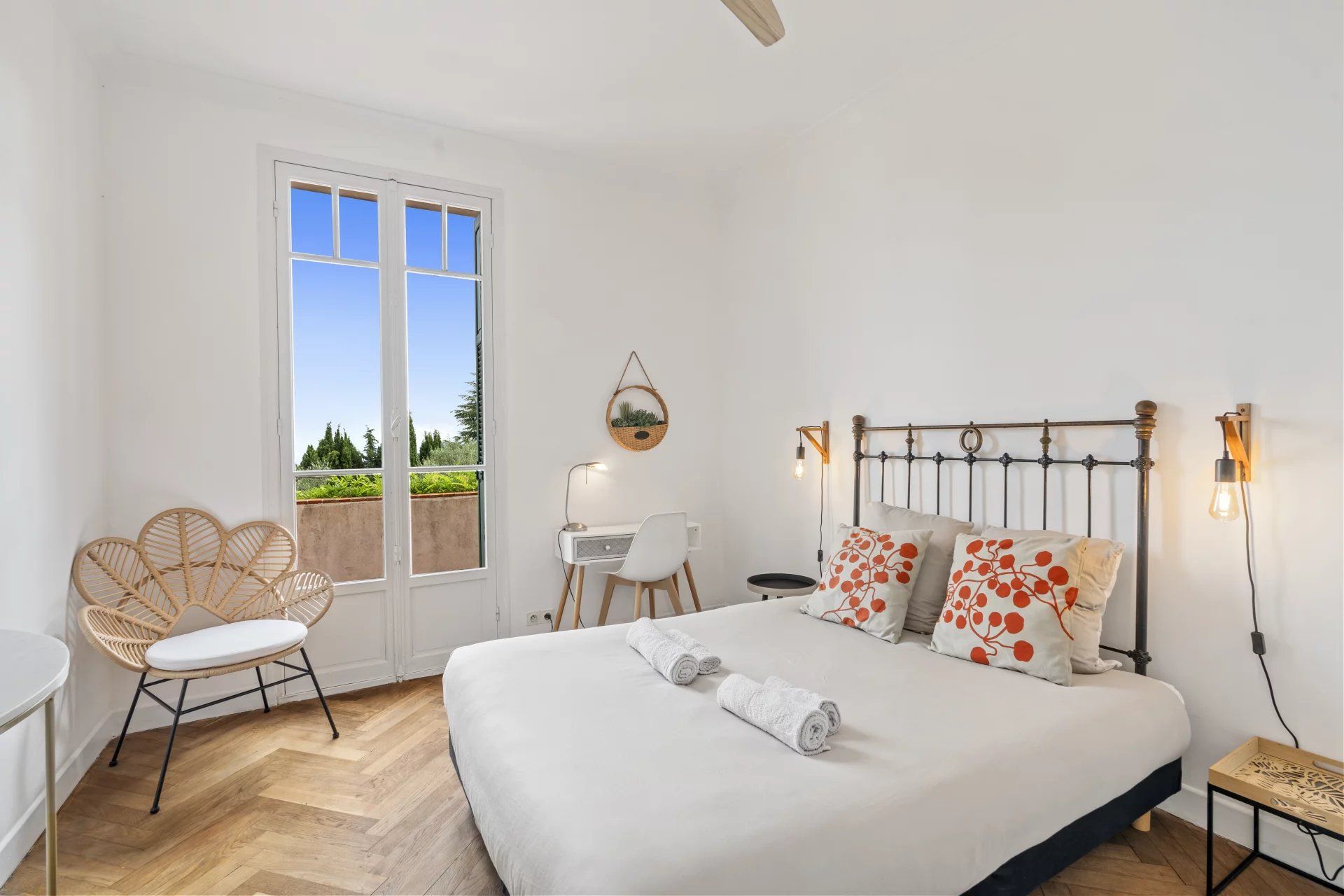 villa 6 Rooms for seasonal rent on Châteauneuf-Grasse (06740)