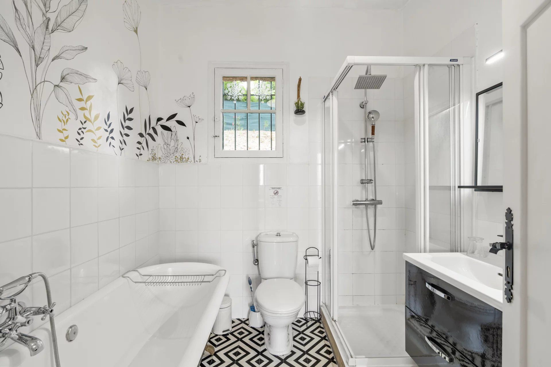 villa 6 Rooms for seasonal rent on Châteauneuf-Grasse (06740)