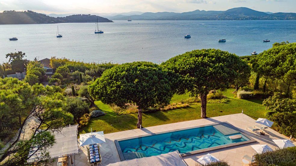 villa 8 Pièces en location saisonnière sur Saint-Tropez (83990)