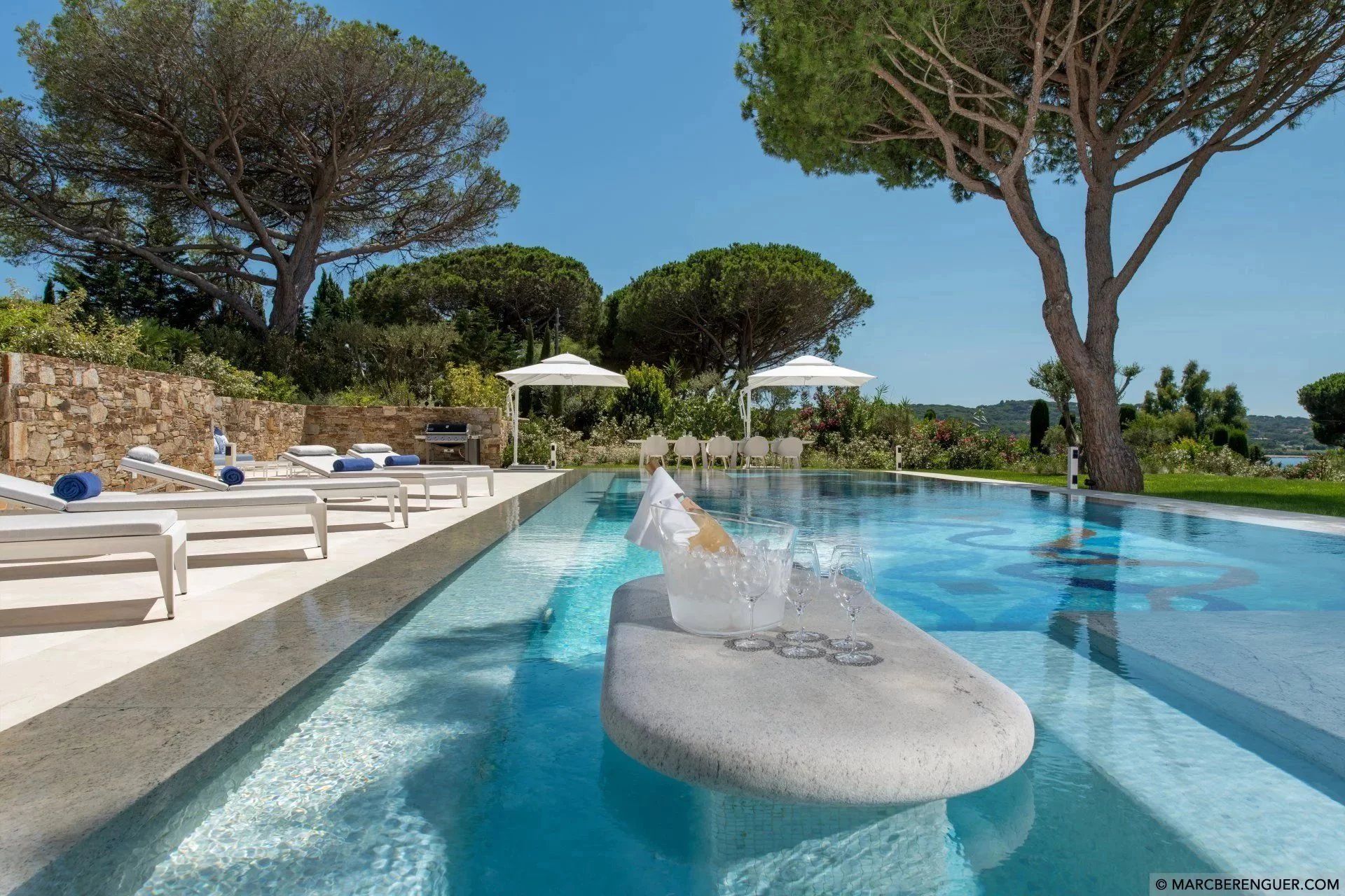 villa 8 Pièces en location saisonnière sur Saint-Tropez (83990)