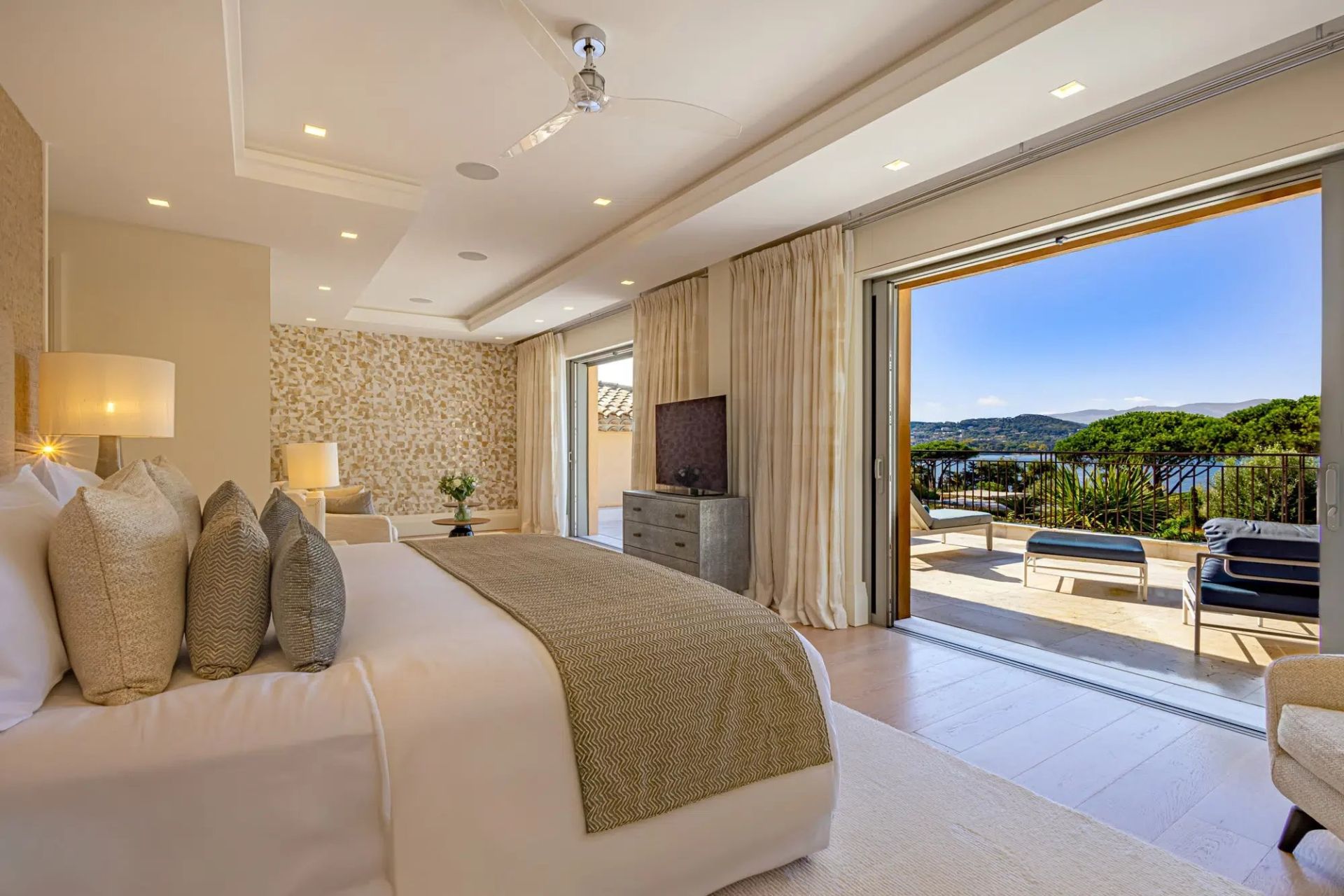 villa 8 Pièces en location saisonnière sur Saint-Tropez (83990)