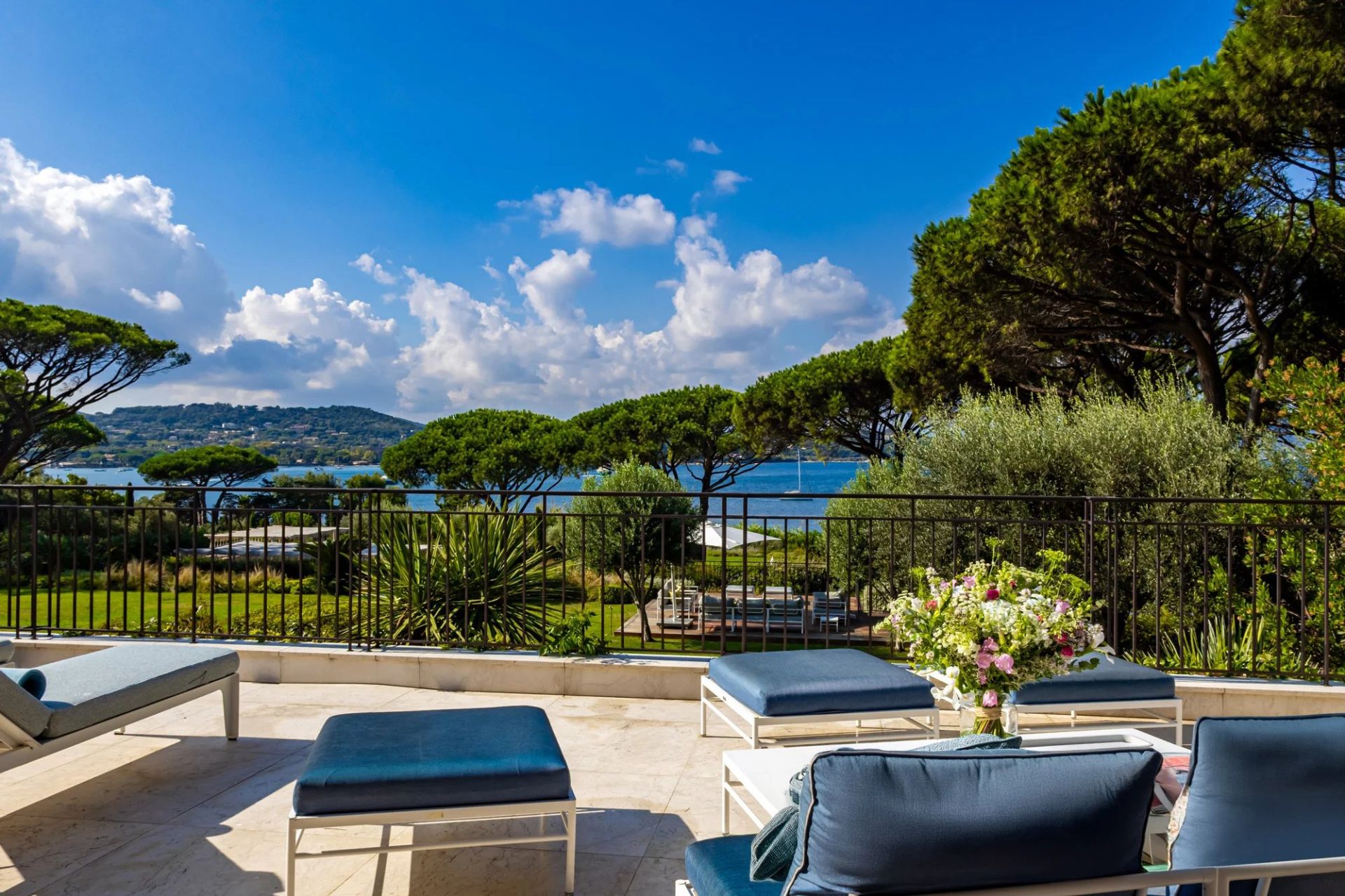 villa 8 Pièces en location saisonnière sur Saint-Tropez (83990)