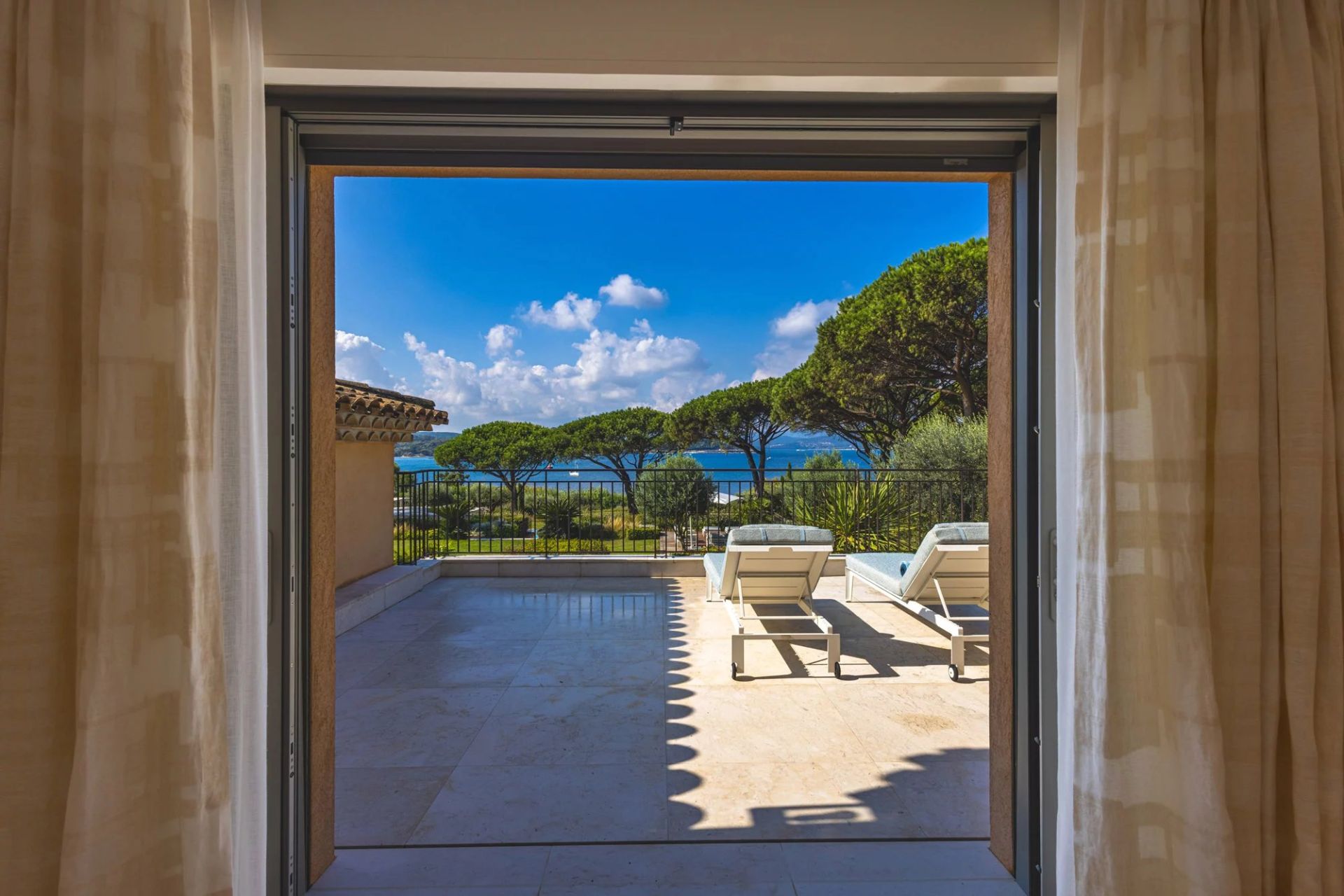 villa 8 Pièces en location saisonnière sur Saint-Tropez (83990)