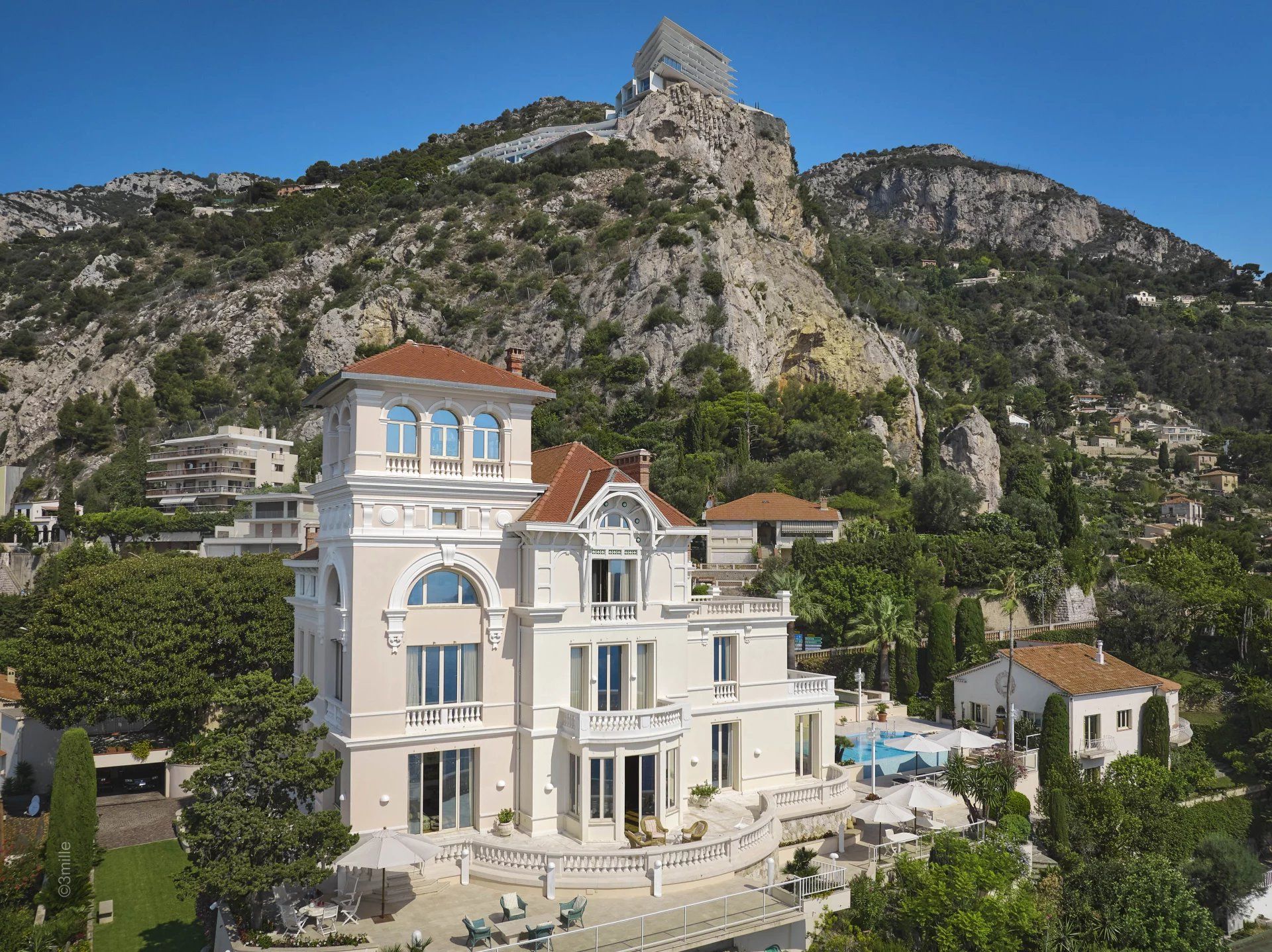 villa 16 Rooms for sale on Roquebrune-Cap-Martin (06190)