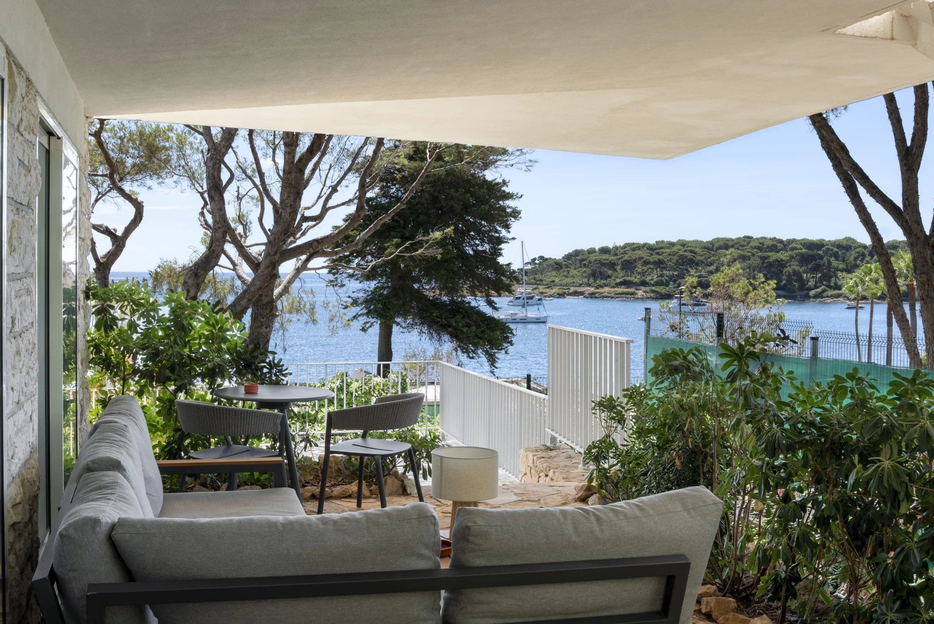 villa 6 Pièces en location saisonnière sur Antibes (06160)
