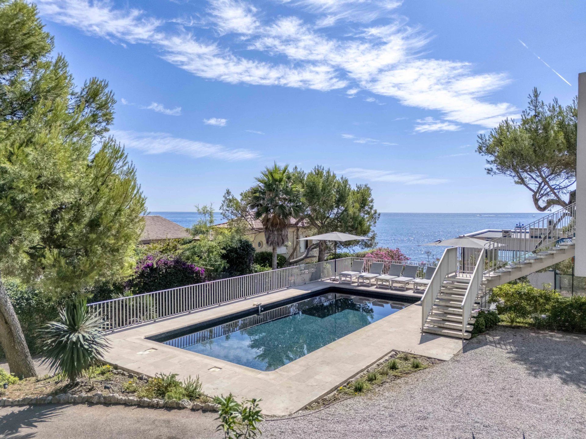villa 6 Pièces en location saisonnière sur Antibes (06160) Location saisonnière Villa Antibes 6 Pièces 175 m²