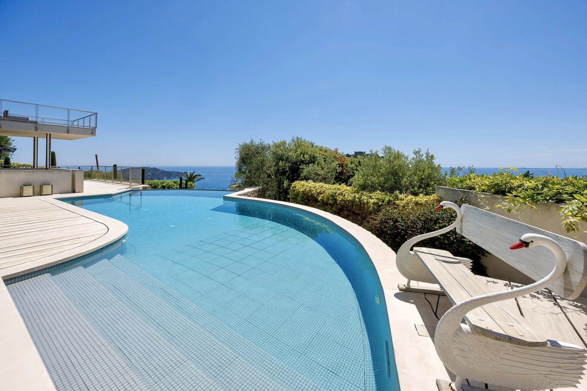villa 8 Rooms for sale on Nice (06300) Sale Villa Nice 8 Rooms 358 m²