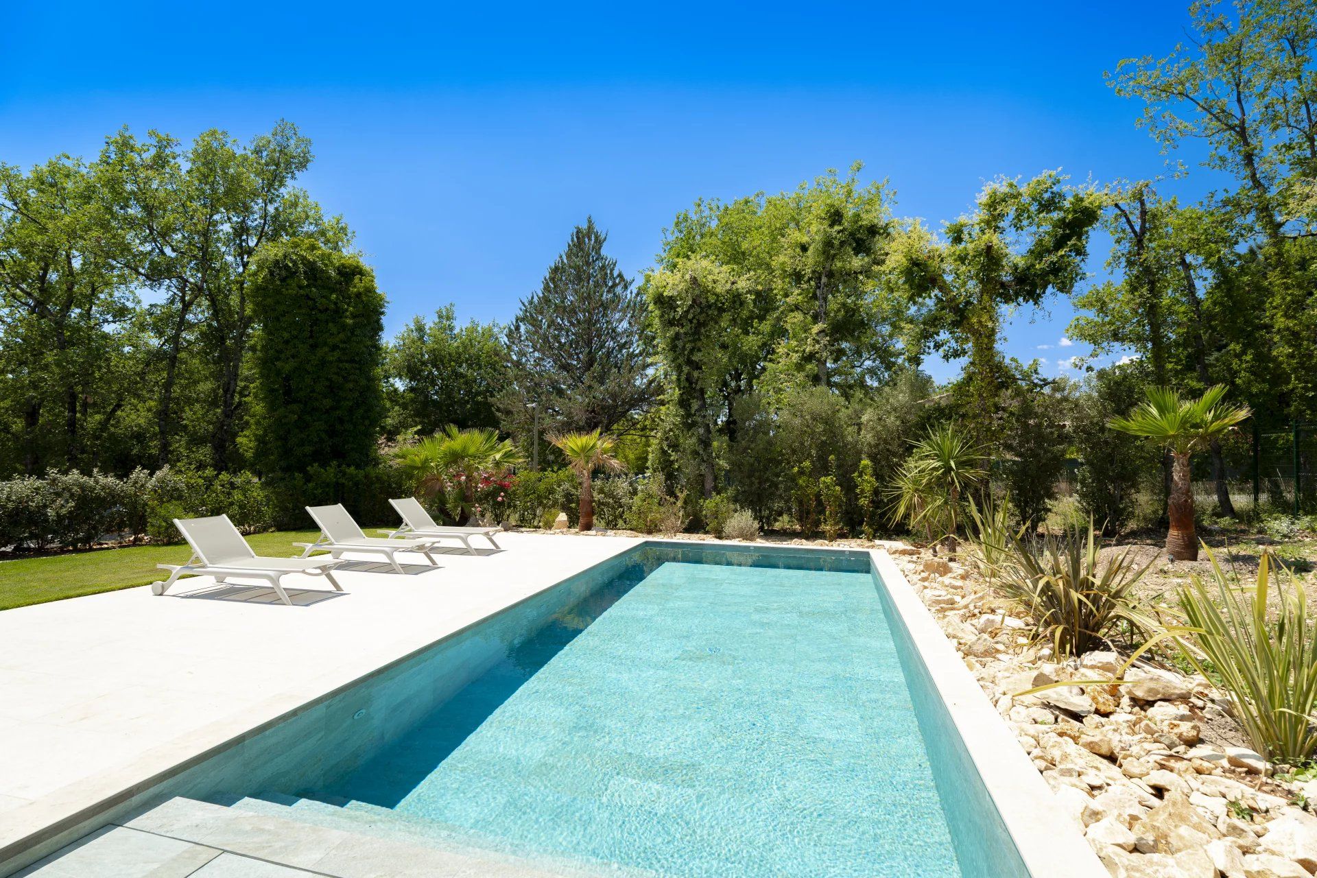 villa for sale on Tourrettes (83440)