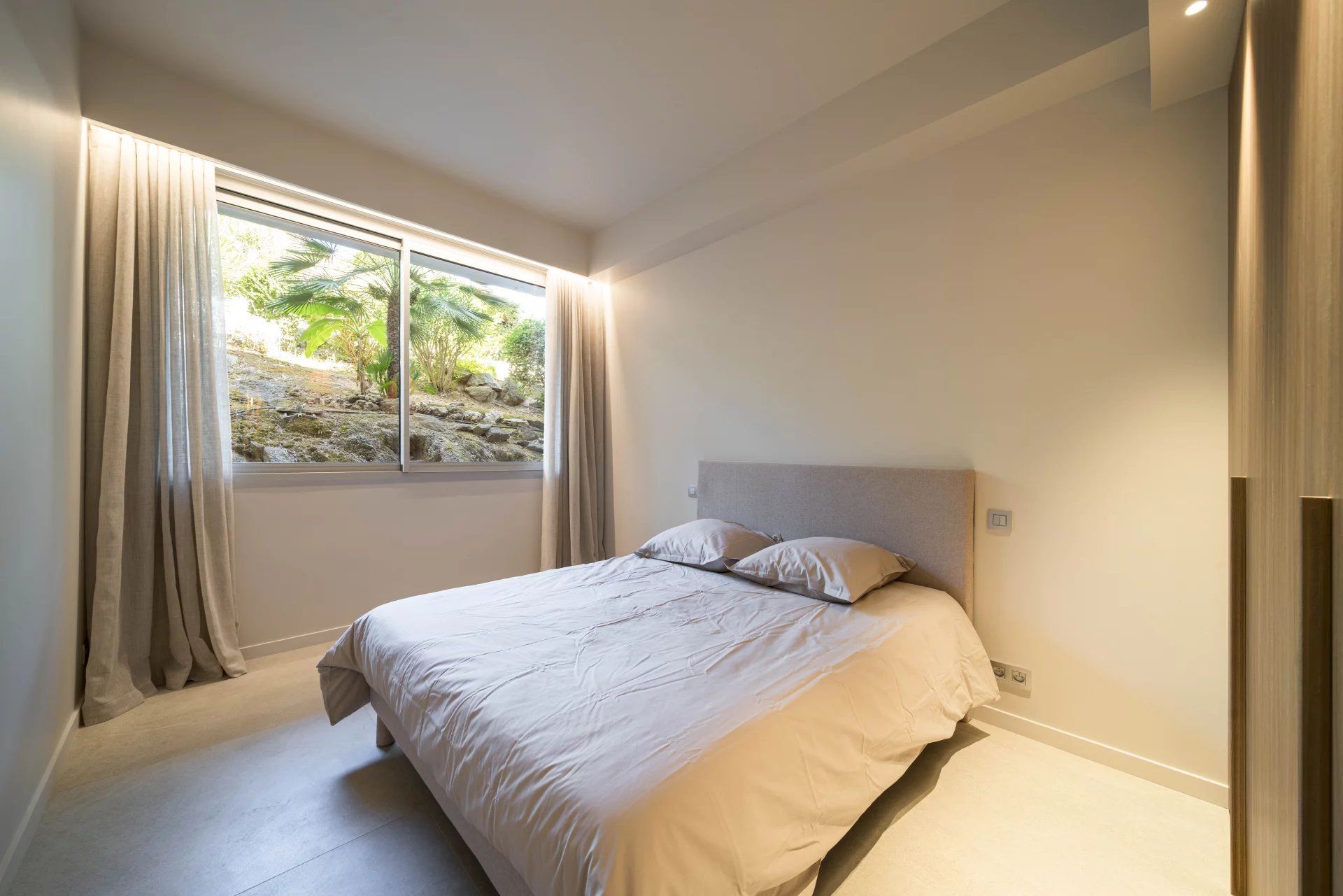 apartment 3 Rooms for sale on Cannes (06400)