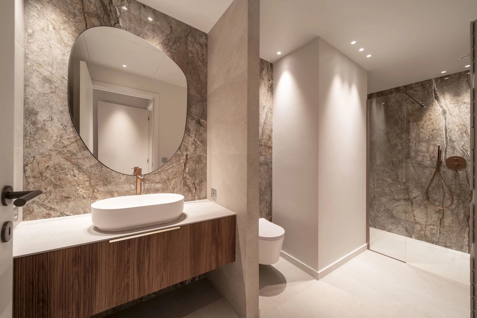 apartment 3 Rooms for sale on Cannes (06400)