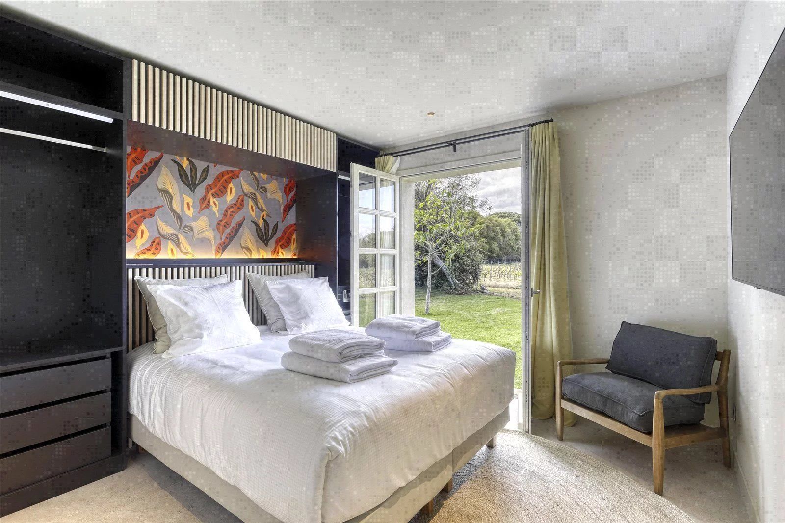 villa 5 Rooms for seasonal rent on Ramatuelle (83350)