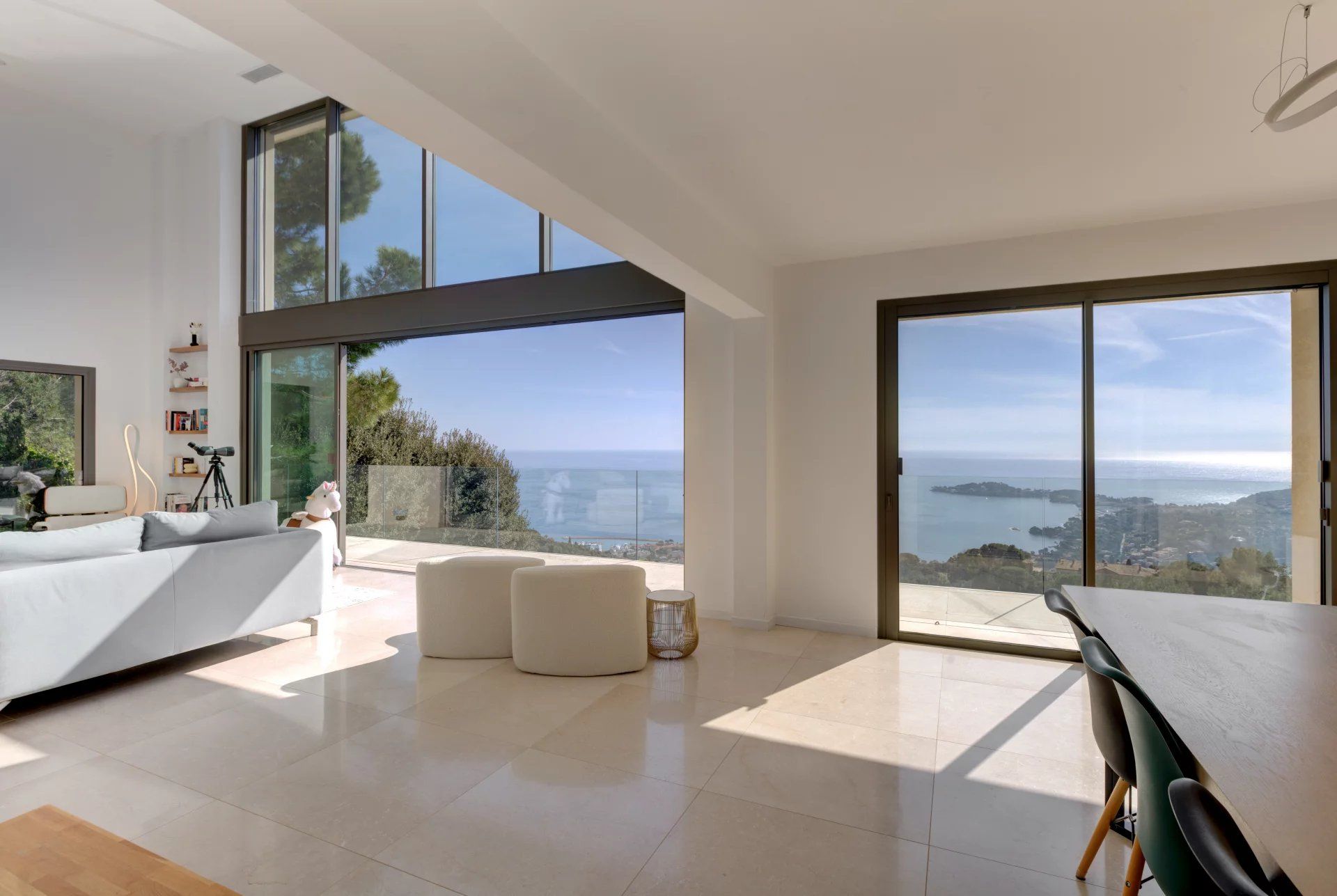 villa 7 Pièces en location saisonnière sur Villefranche-sur-Mer (06230) Location saisonnière Villa Villefranche-sur-Mer 7 Pièces 300 m²