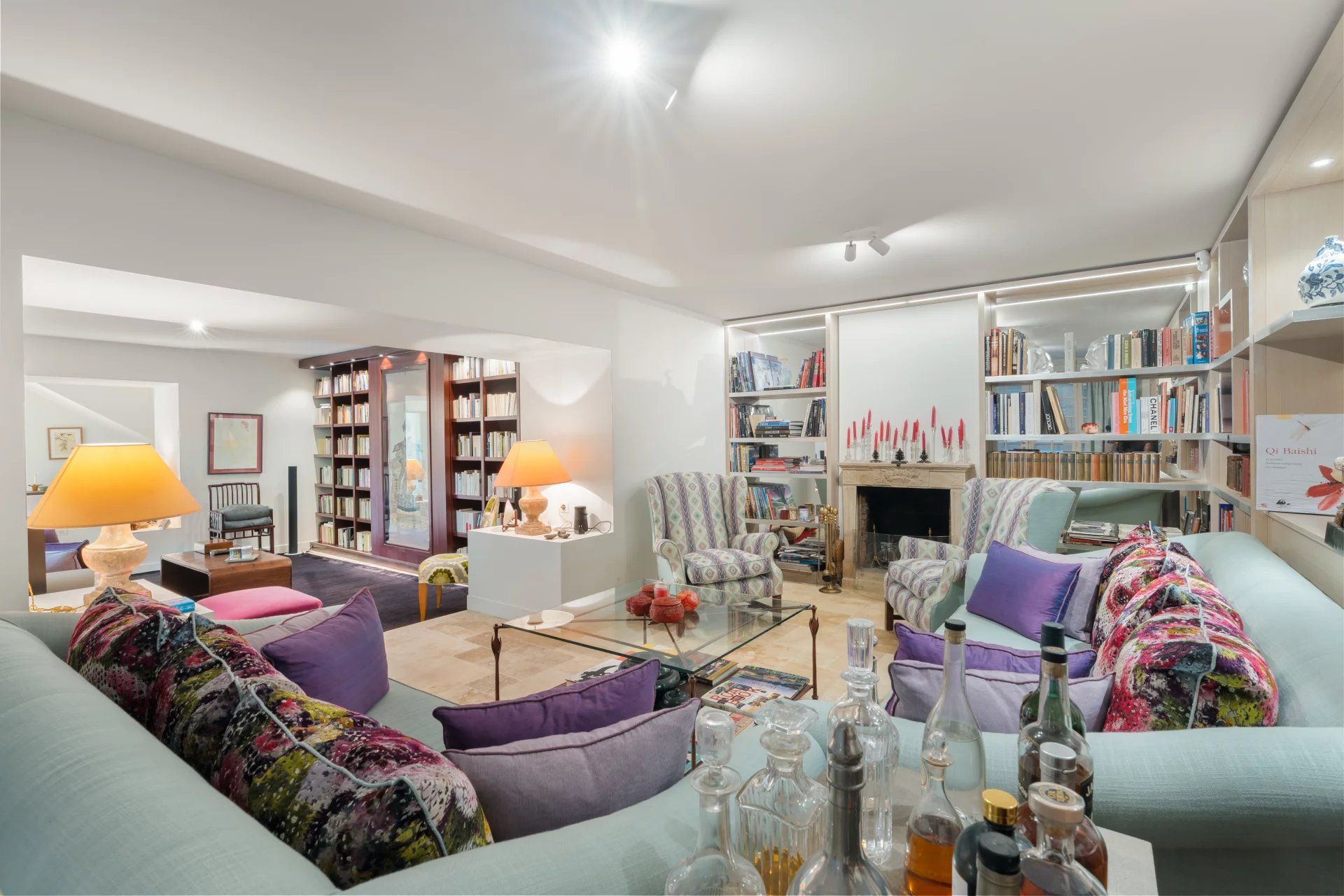 villa 10 Rooms for sale on Vence (06140)