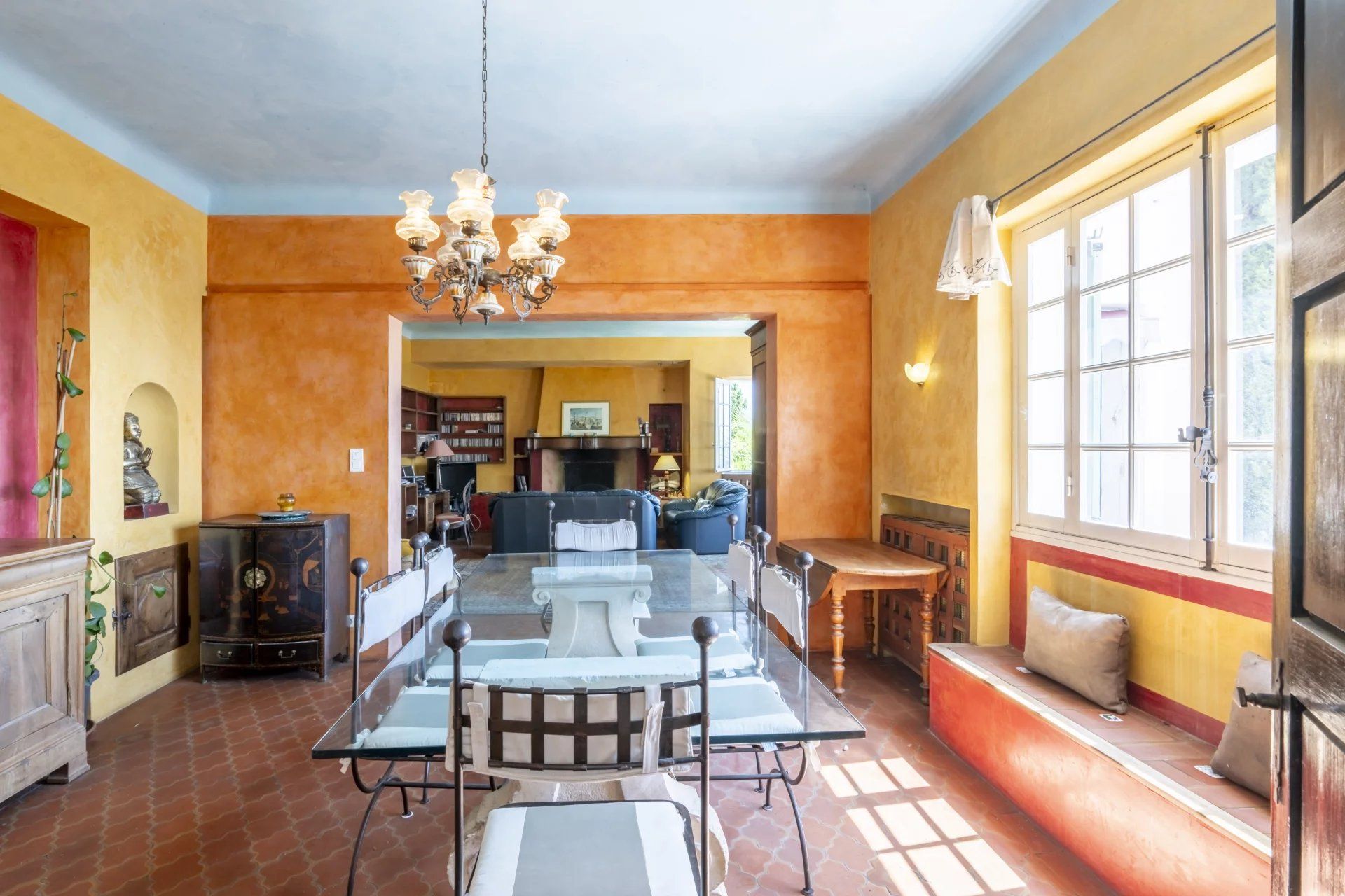villa 10 Rooms for sale on Grasse (06130) Sale Villa Grasse 10 Rooms 322 m²