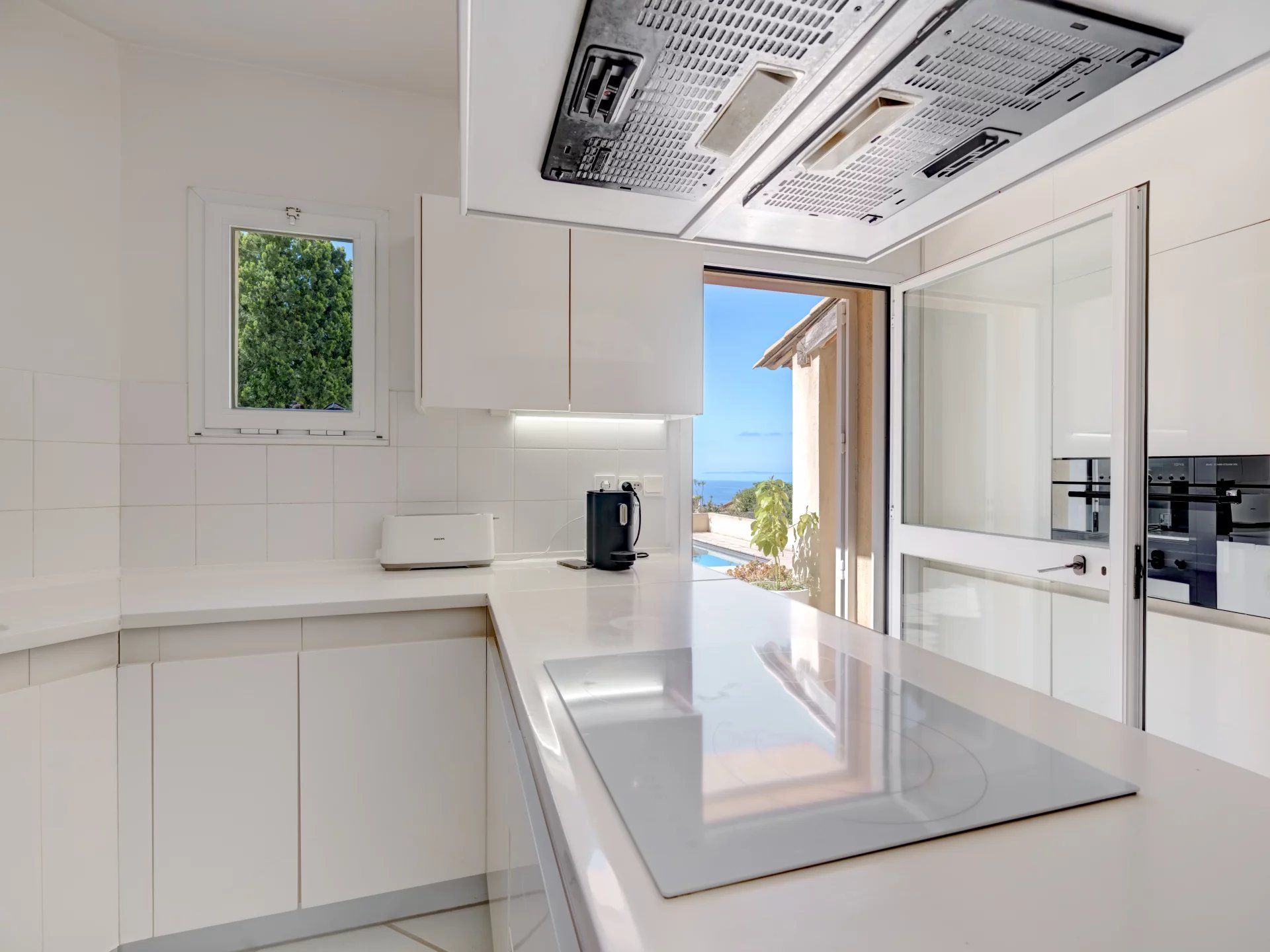 villa 7 Rooms for sale on Nice (06300)