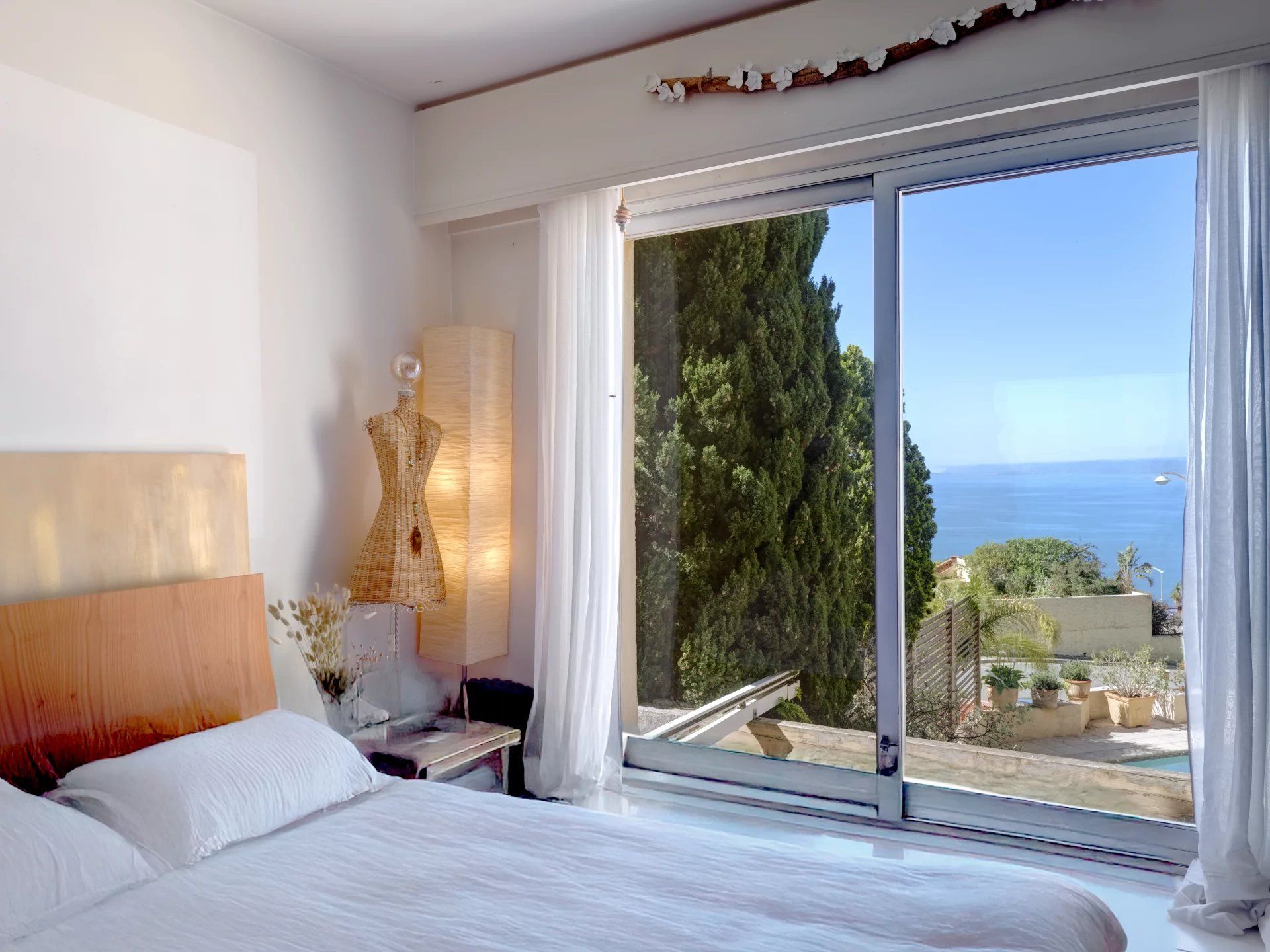 villa 7 Rooms for sale on Nice (06300)