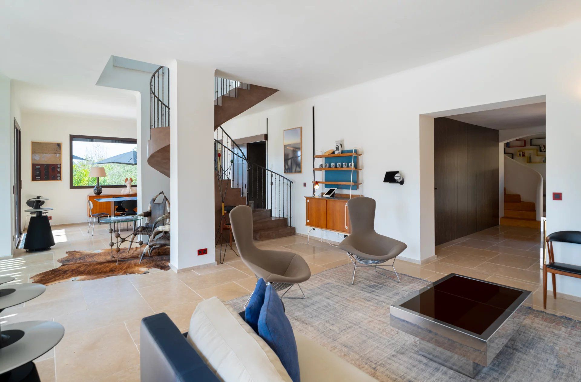 villa 7 Rooms for seasonal rent on Saint-Tropez (83990)